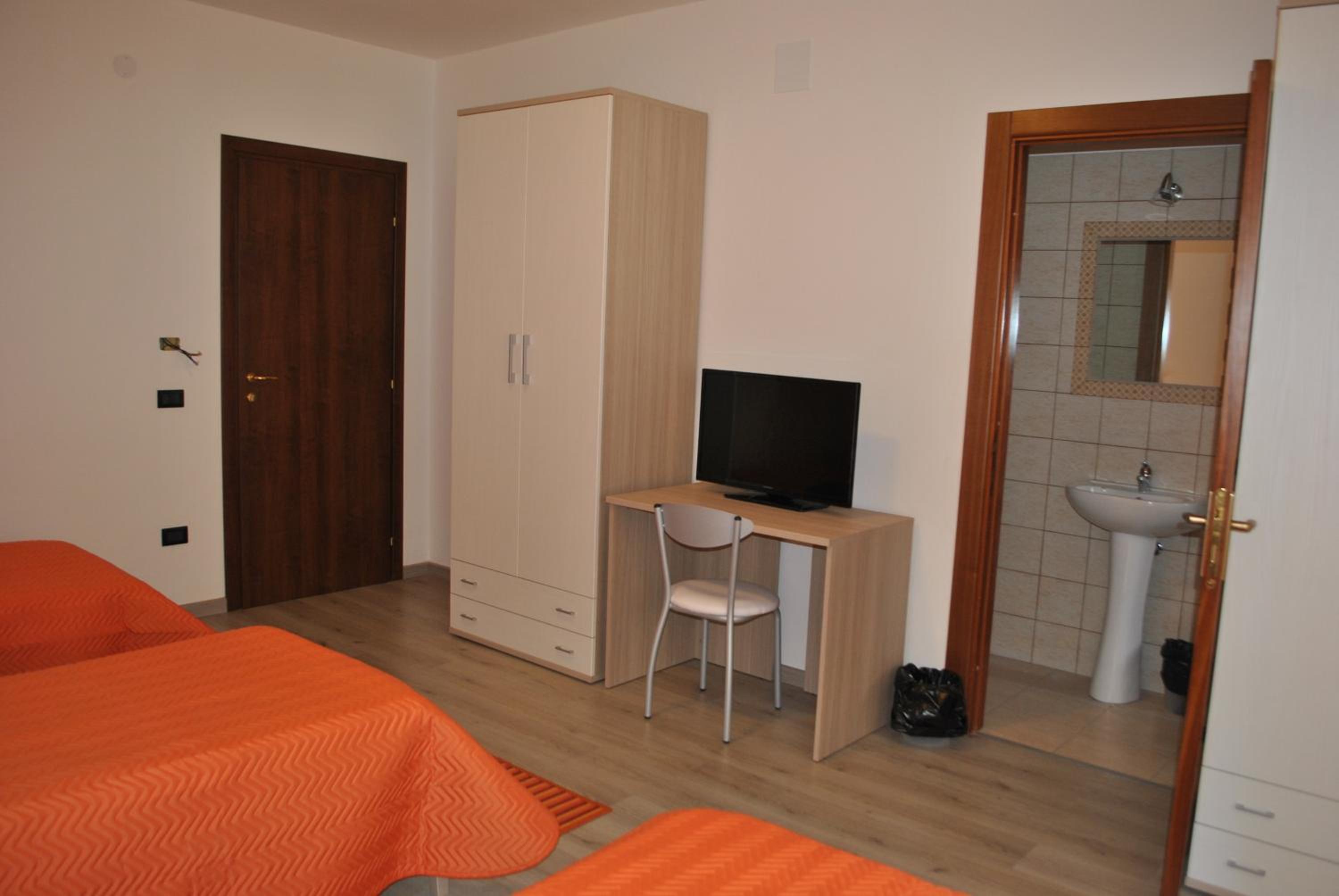 Triple Room with Terrace photo 1