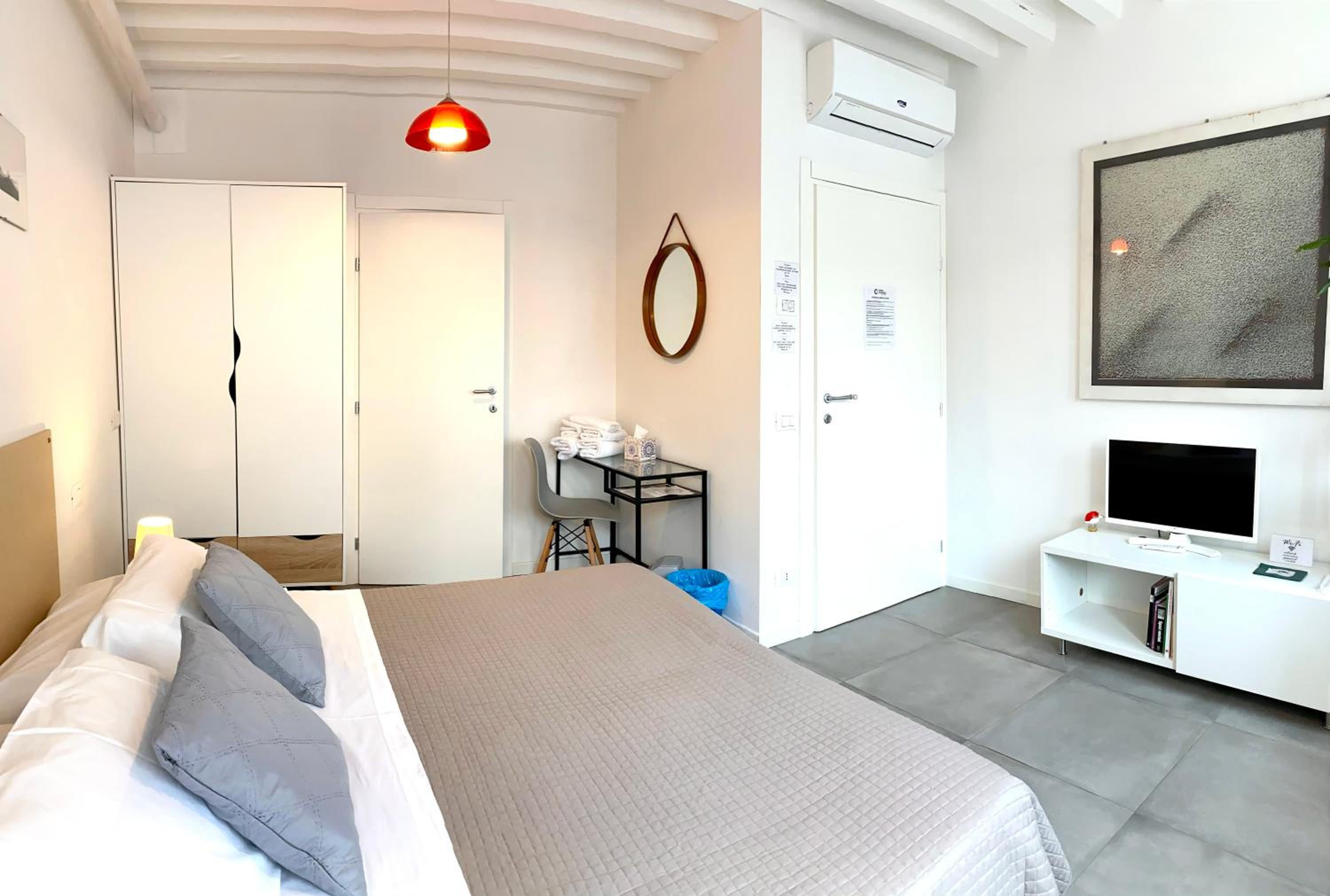 Double Room with Private Bathroom photo 3