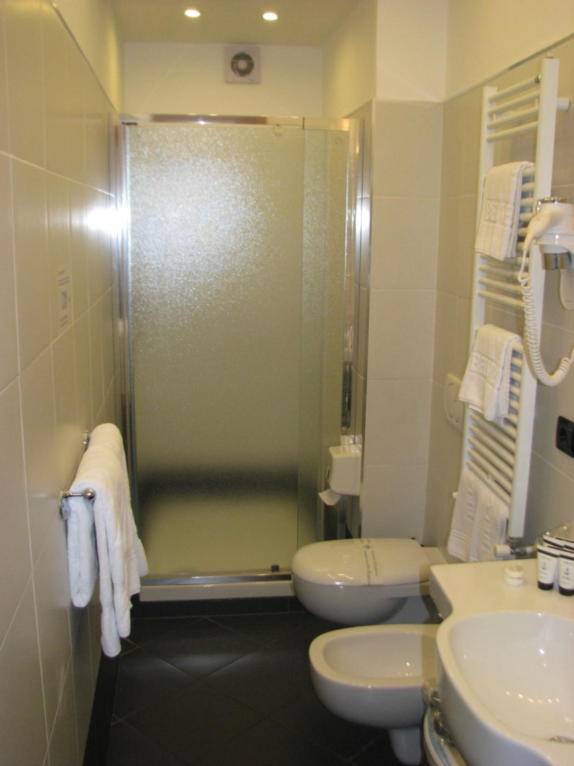 Quadruple Room with Sea View (2 Adults + 2 Children) - Photo 2