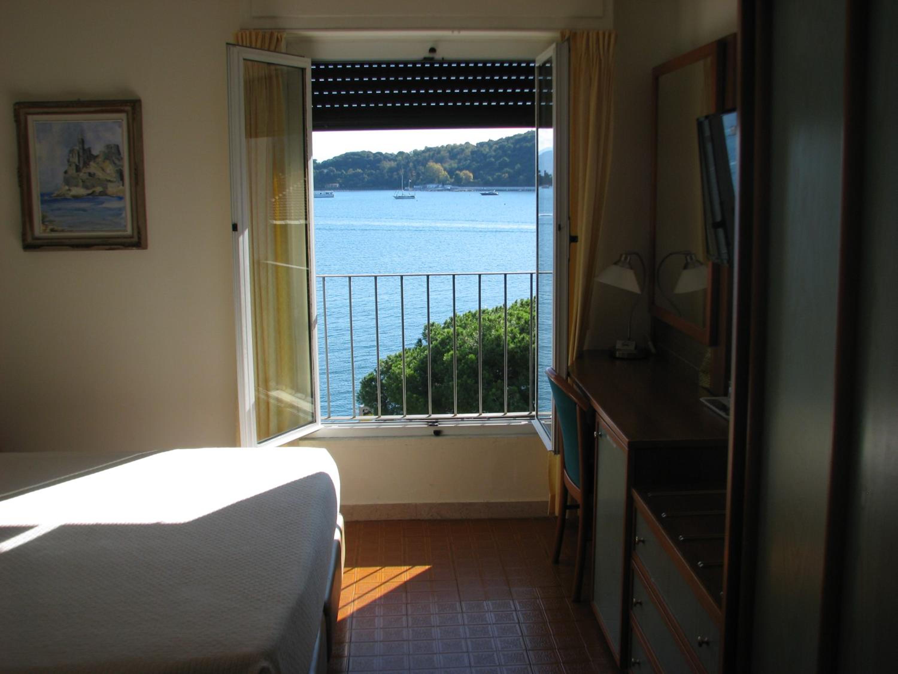 Double Room with Sea View - Photo 2