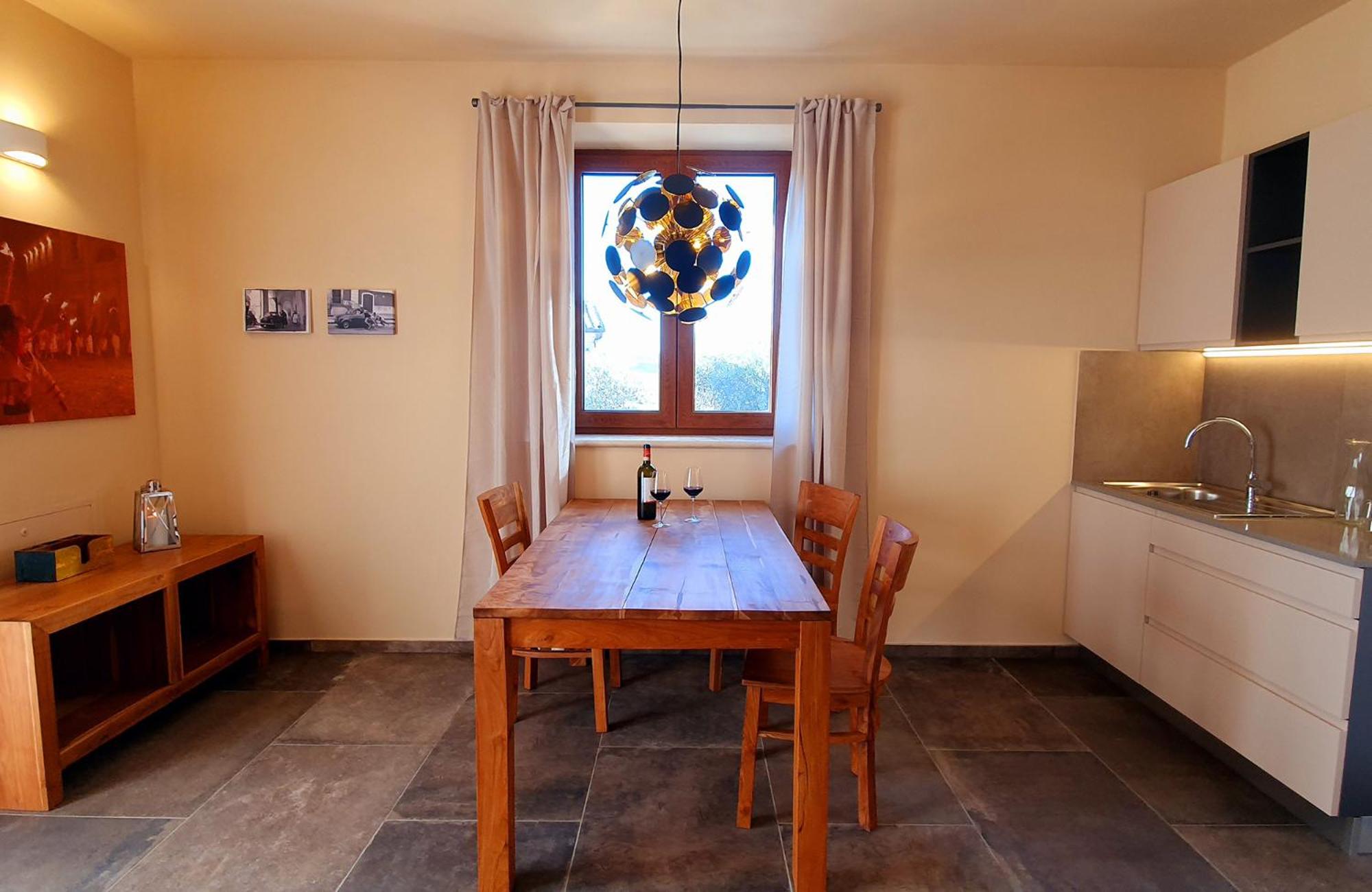 Apartment photo 2