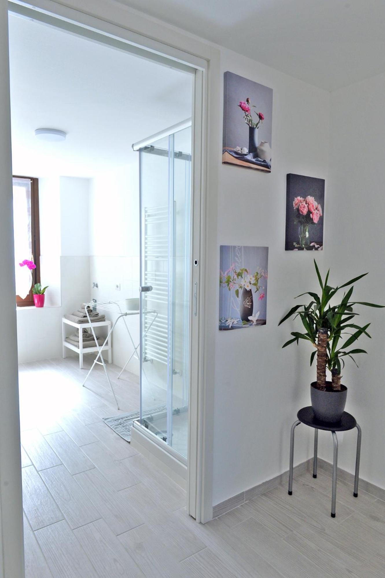 Two-Bedroom House photo 3