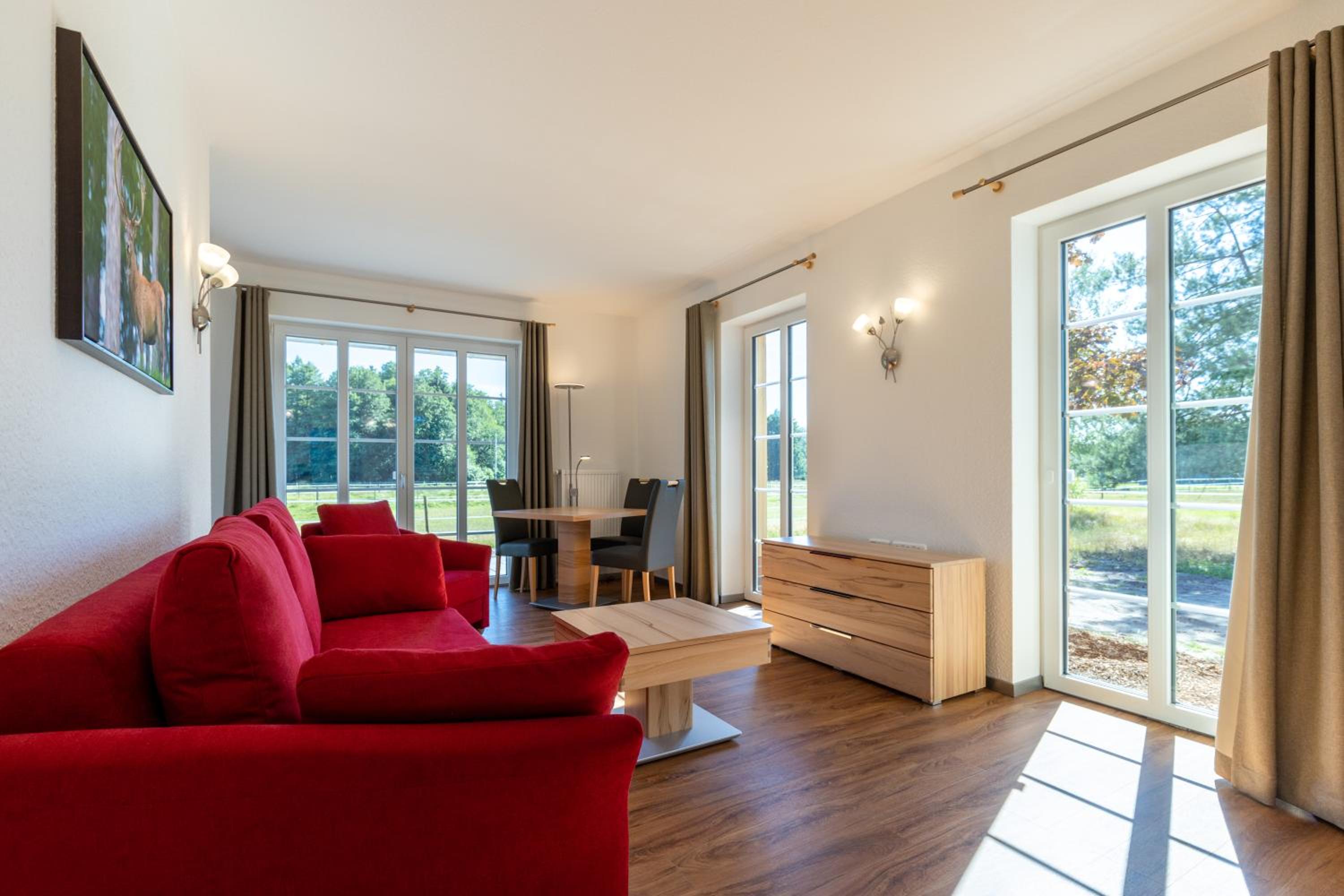 Deluxe King Suite - Photo 7