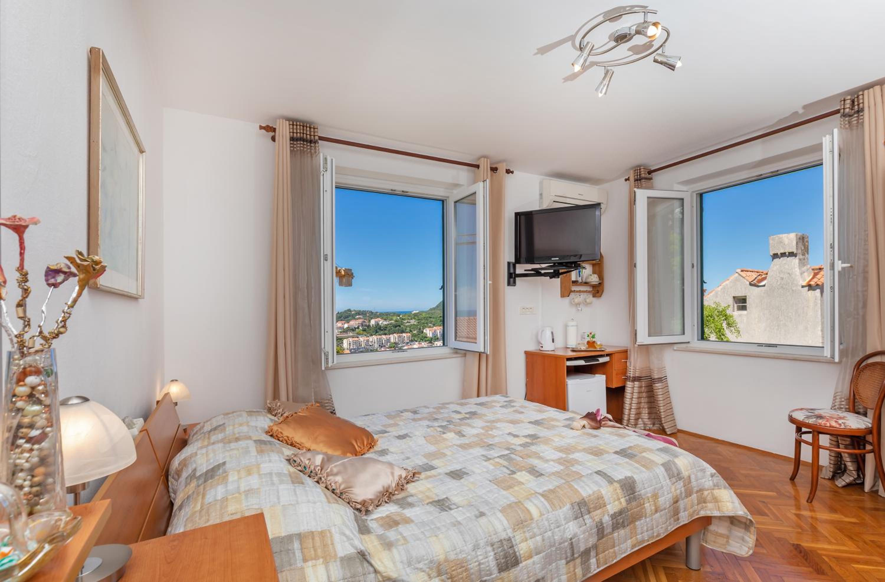 Double Room with Sea View photo 1