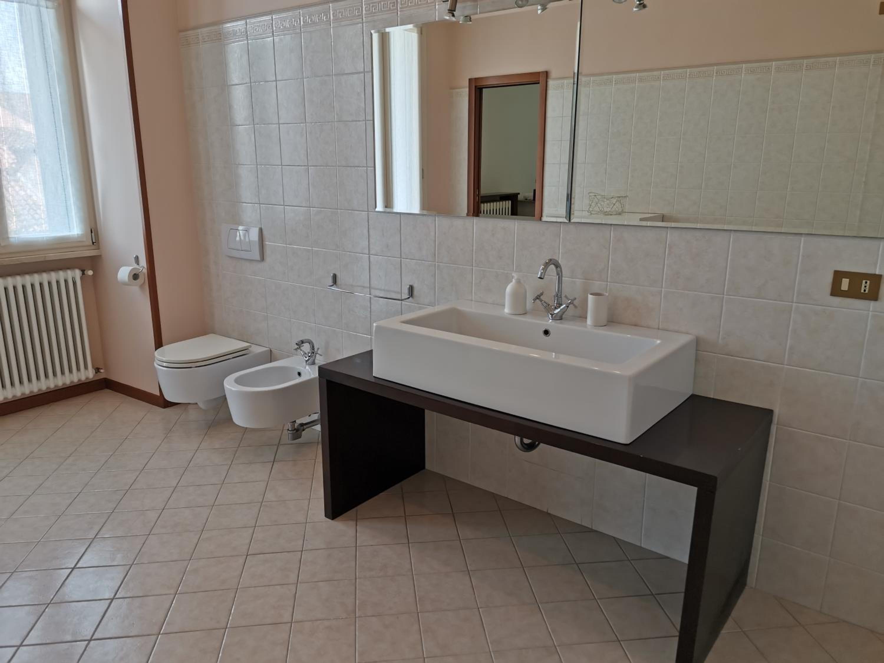 Deluxe Double Room - Photo 9