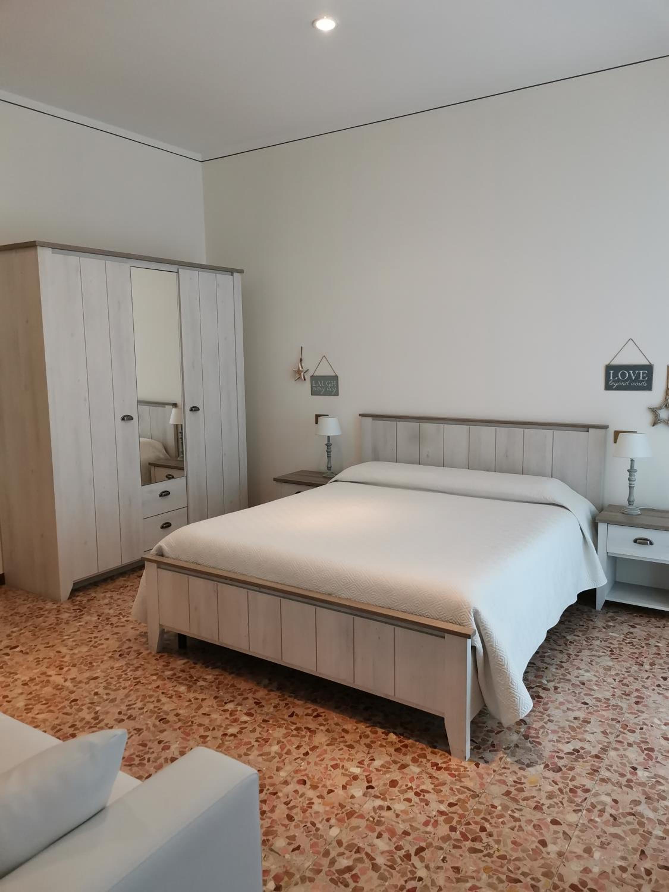 Deluxe Double Room - Photo 8