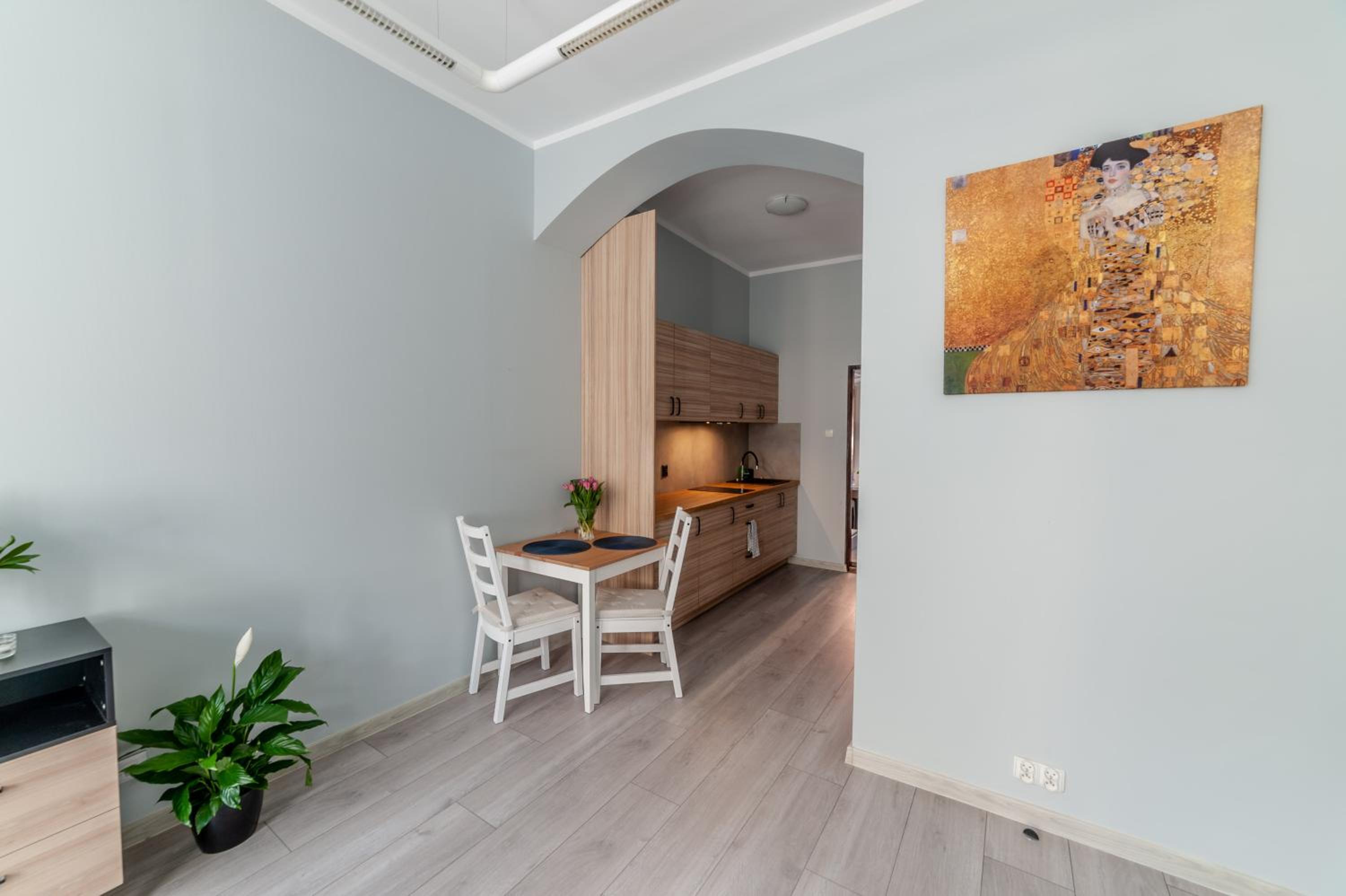 One-Bedroom Apartment - Photo 15