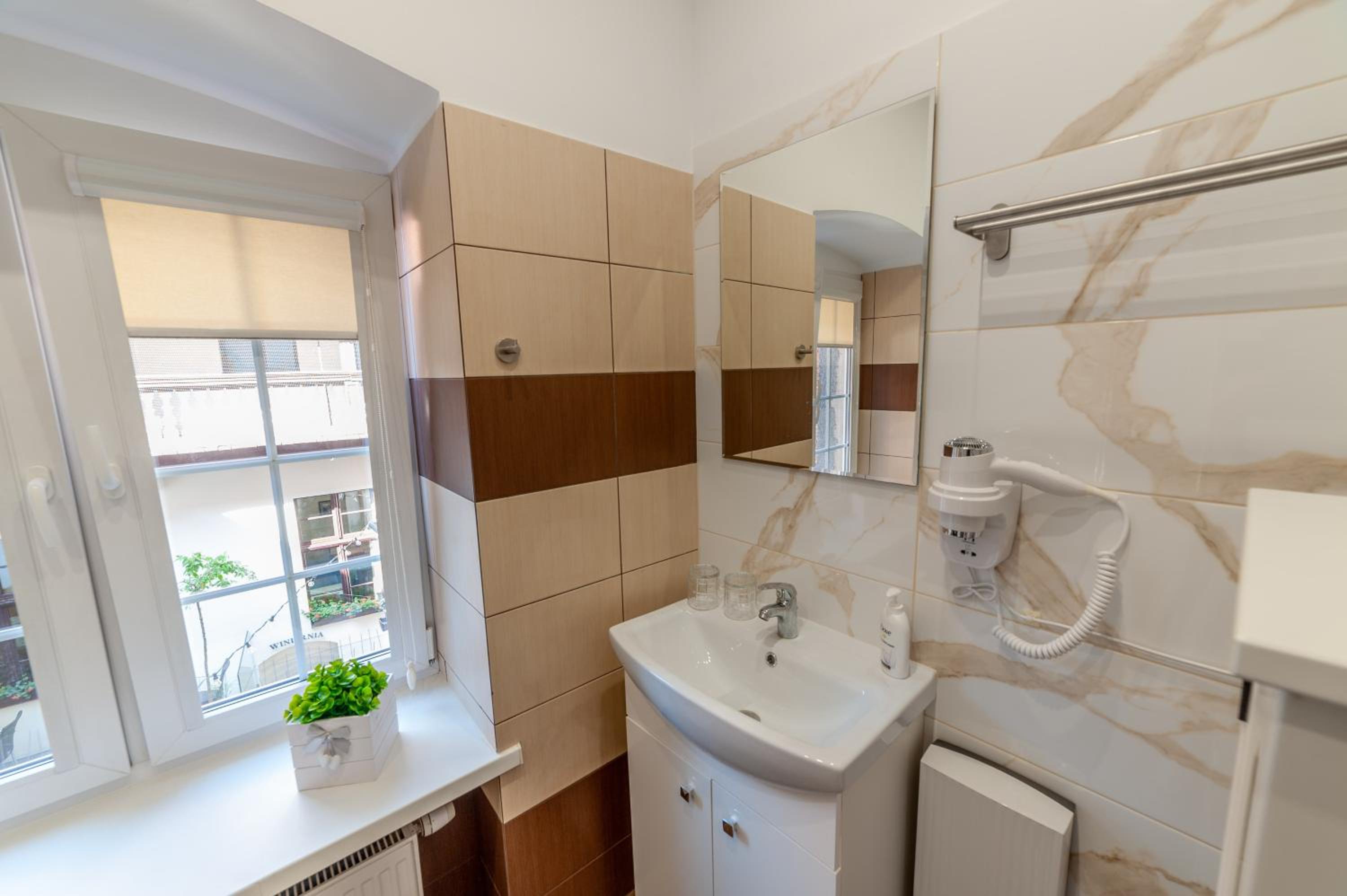 One-Bedroom Apartment - Photo 22