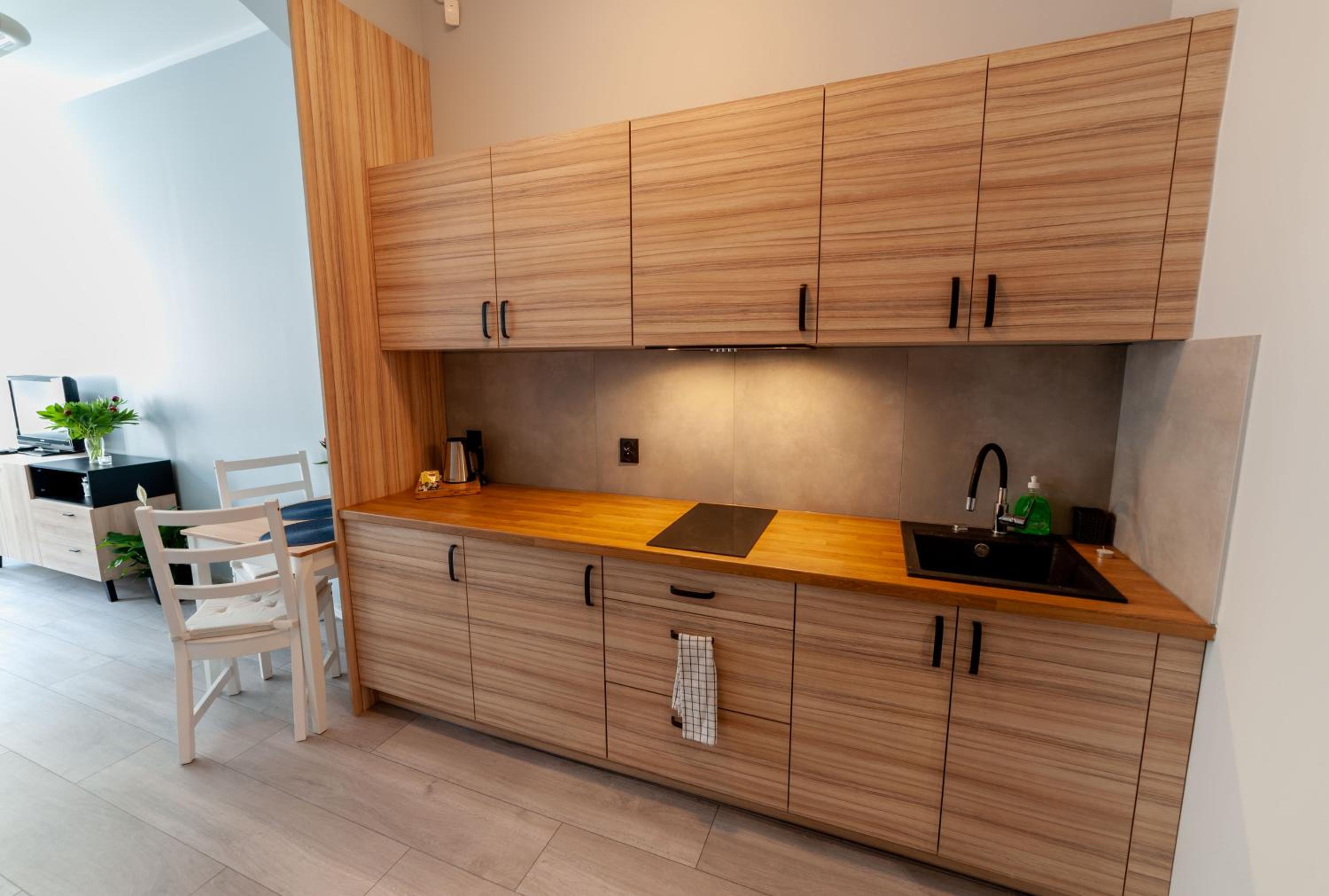 One-Bedroom Apartment - Photo 16