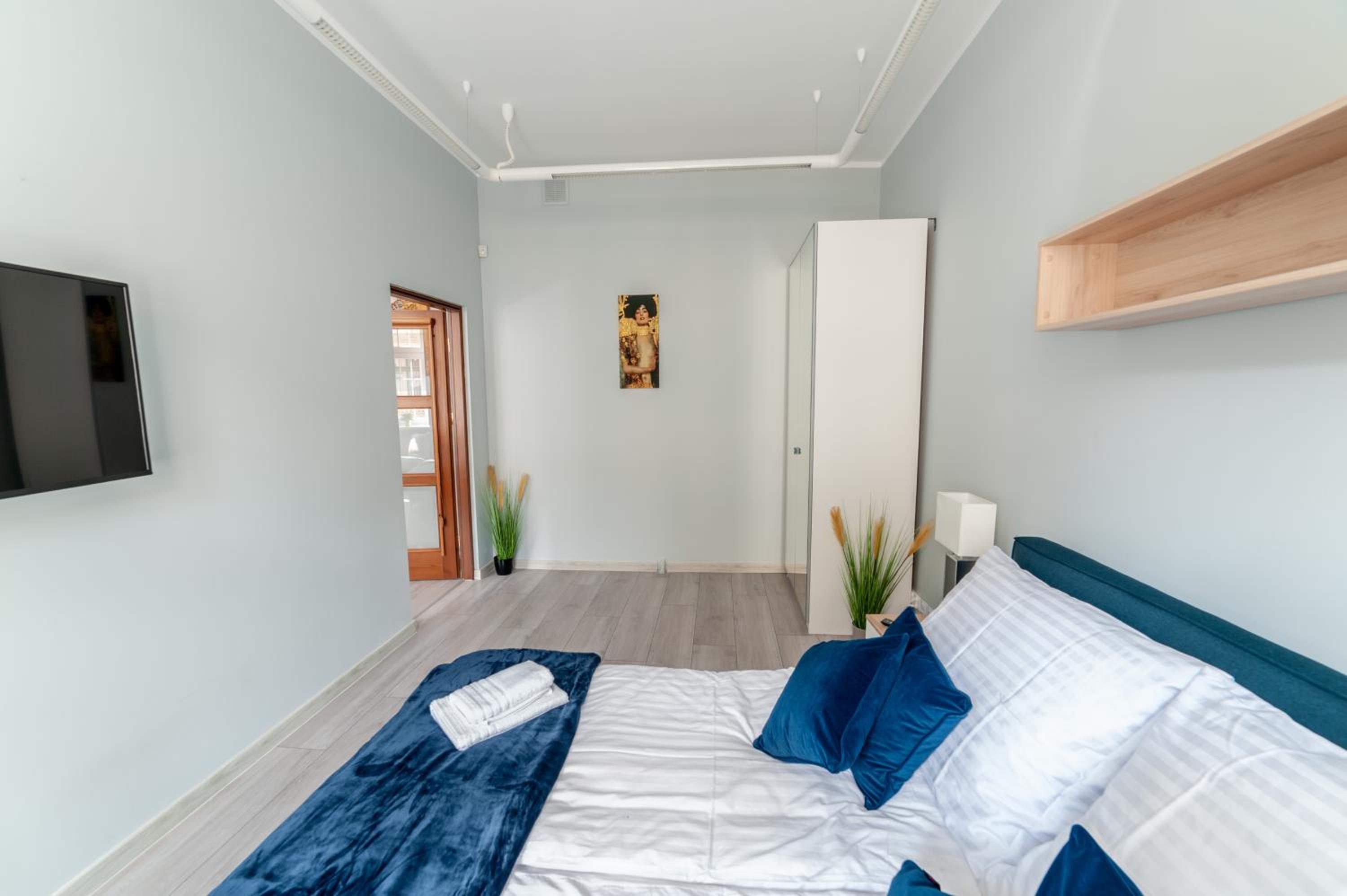 One-Bedroom Apartment - Photo 13
