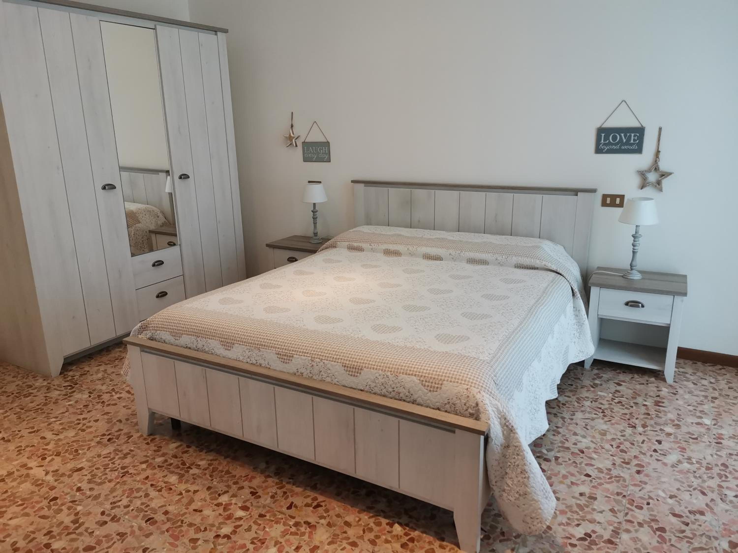 Deluxe Double Room - Photo 16
