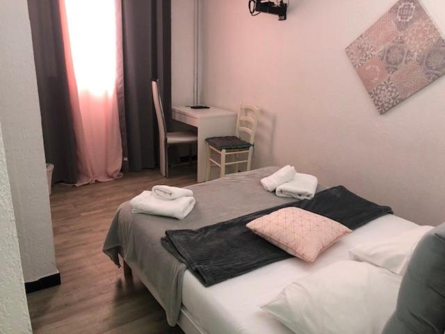Double Room with Shared Toilet photo 3