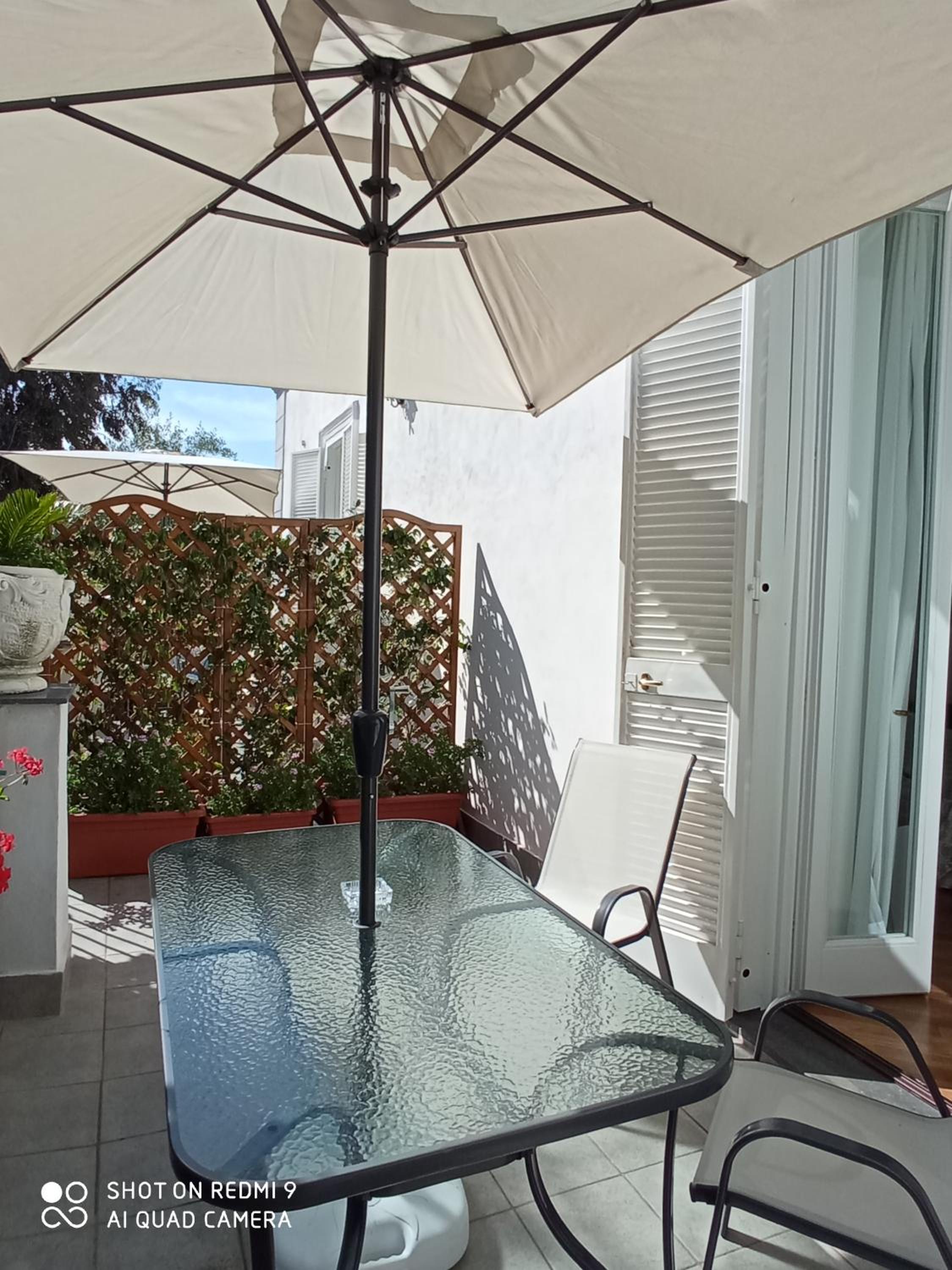 Double Room with Balcony - Photo 18