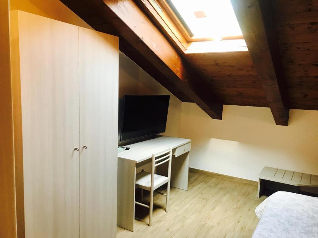 Deluxe Double Room with Shower photo 2
