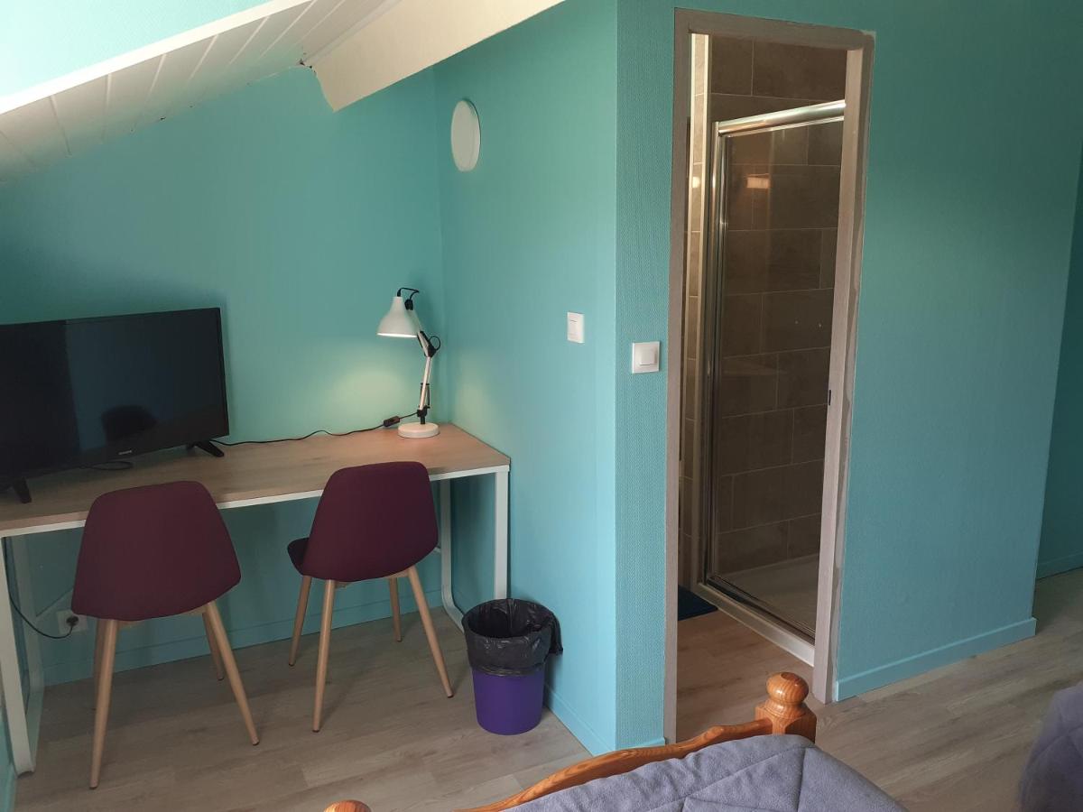Triple Room with Private Bathroom photo 2