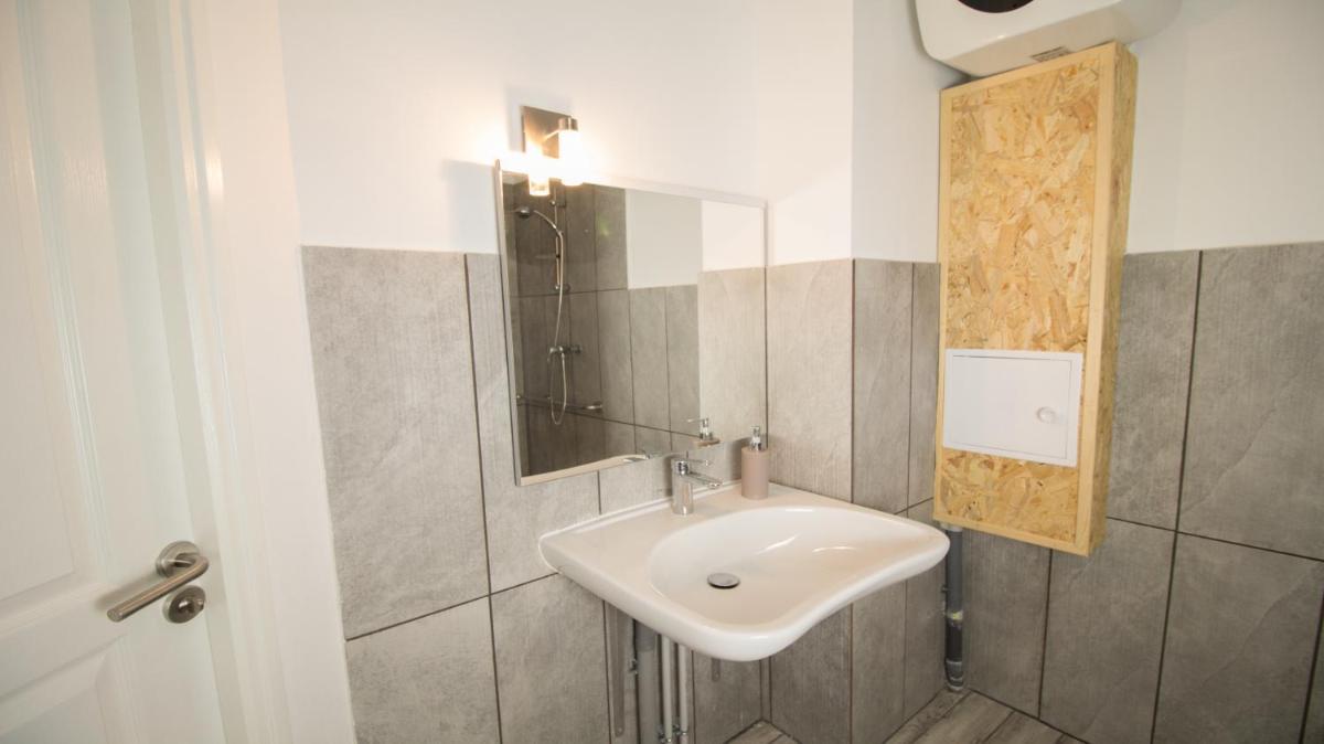 Apartment - Ground Floor photo 3