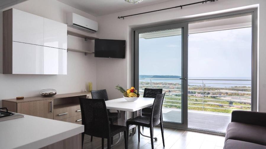 Apartment with Terrace photo 3