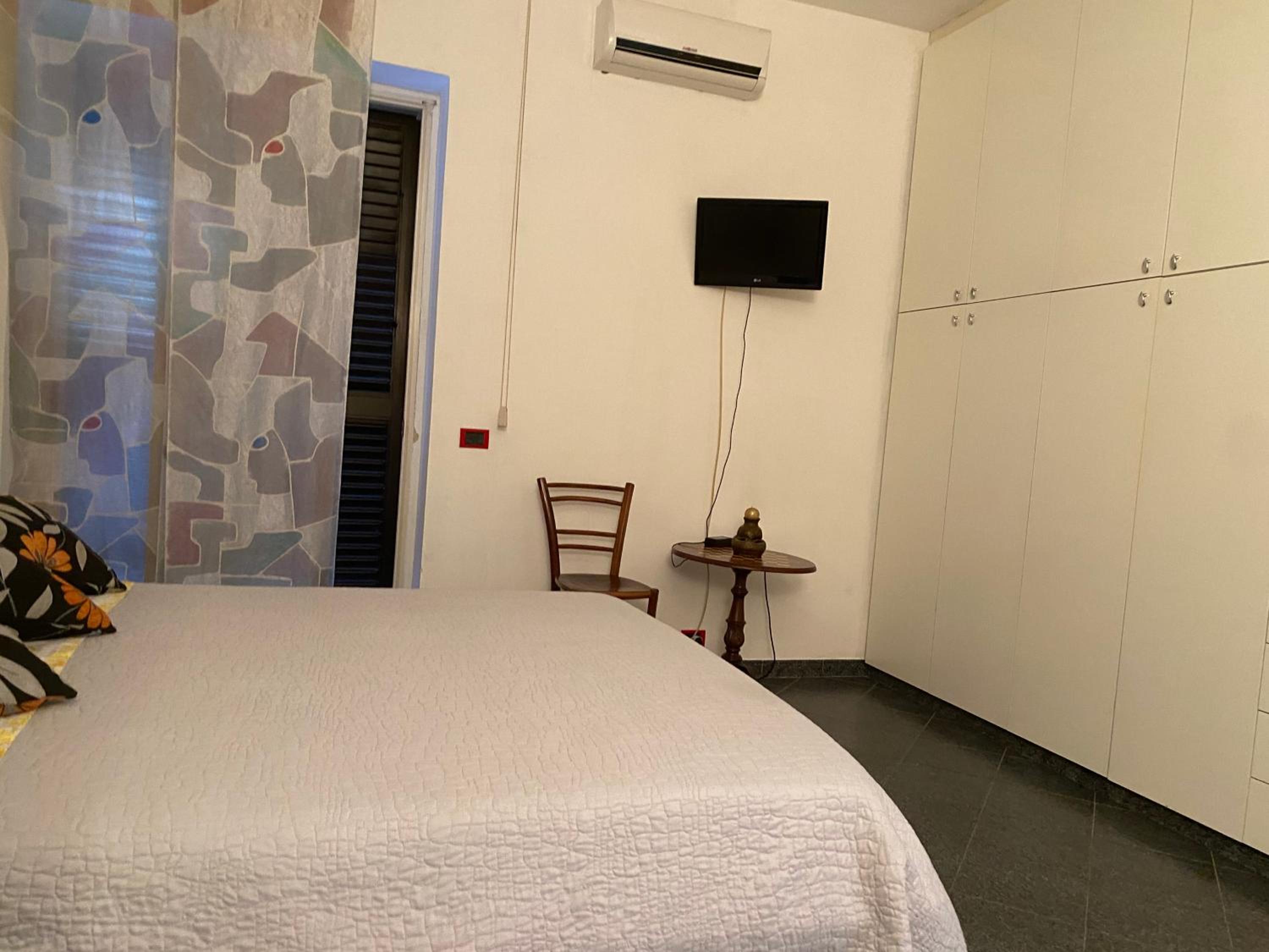 Standard Double Room with Shared Bathroom photo 1