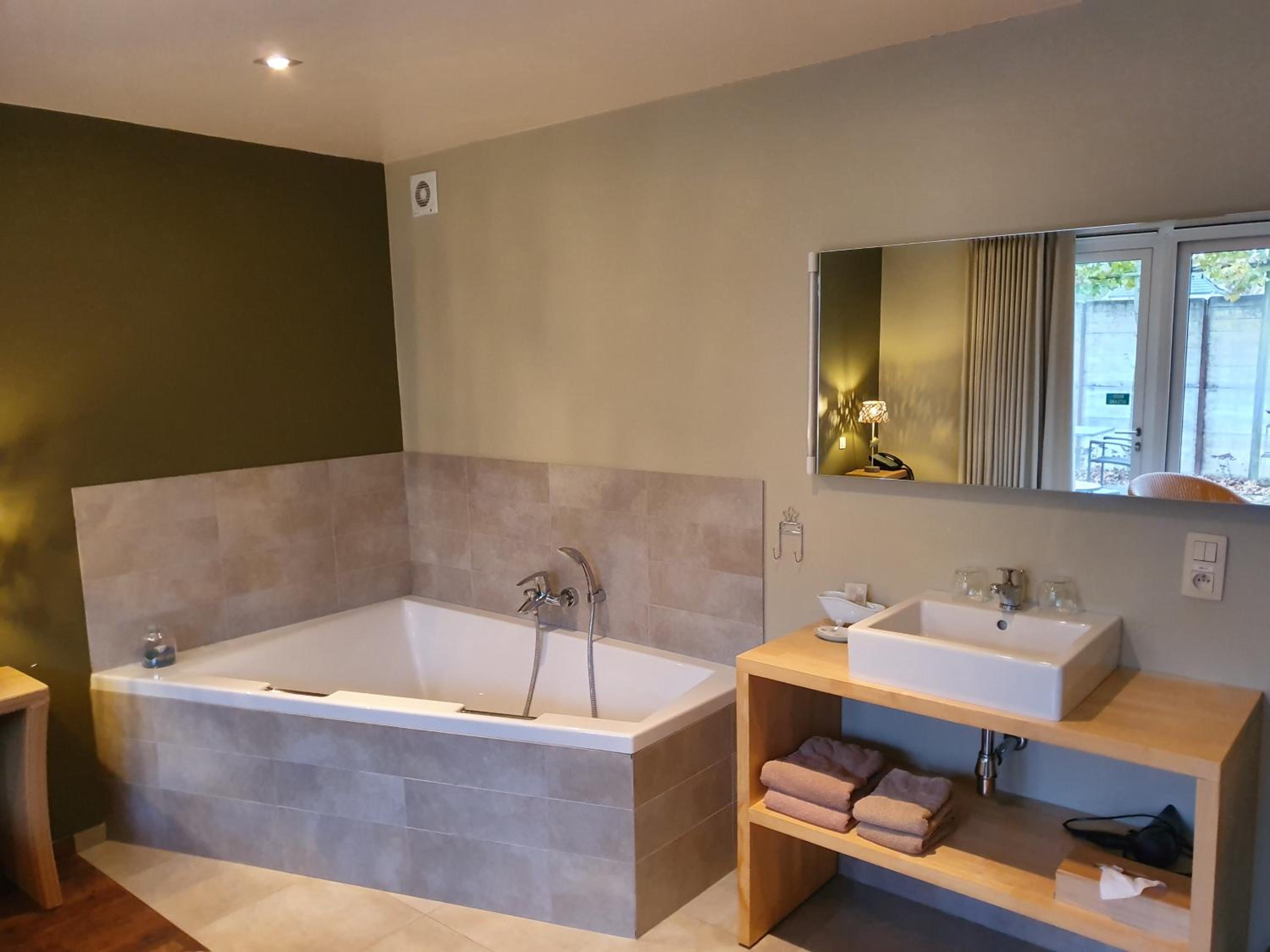 Deluxe Double Room photo 2
