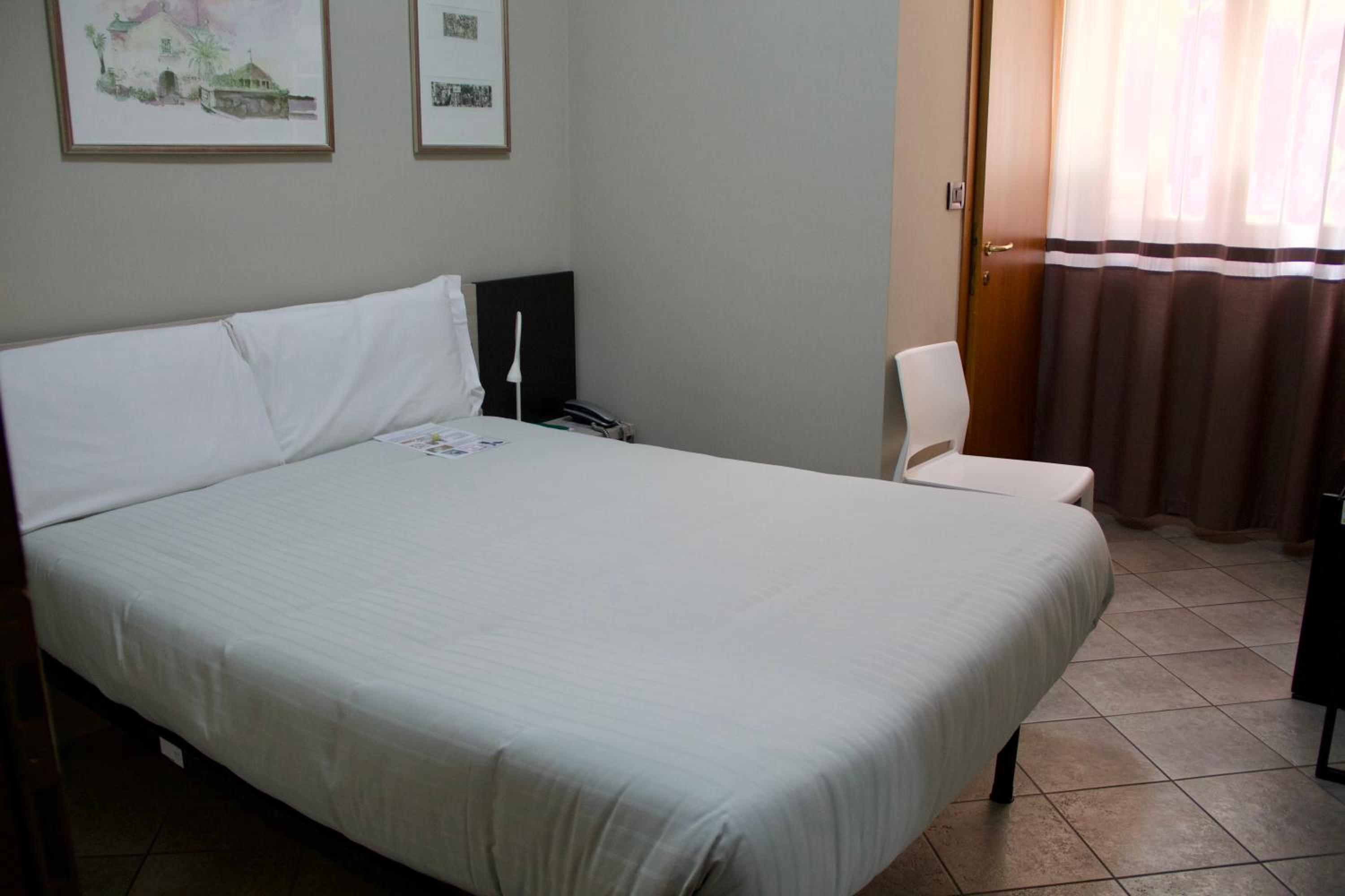 Economy Double Room - Photo 1