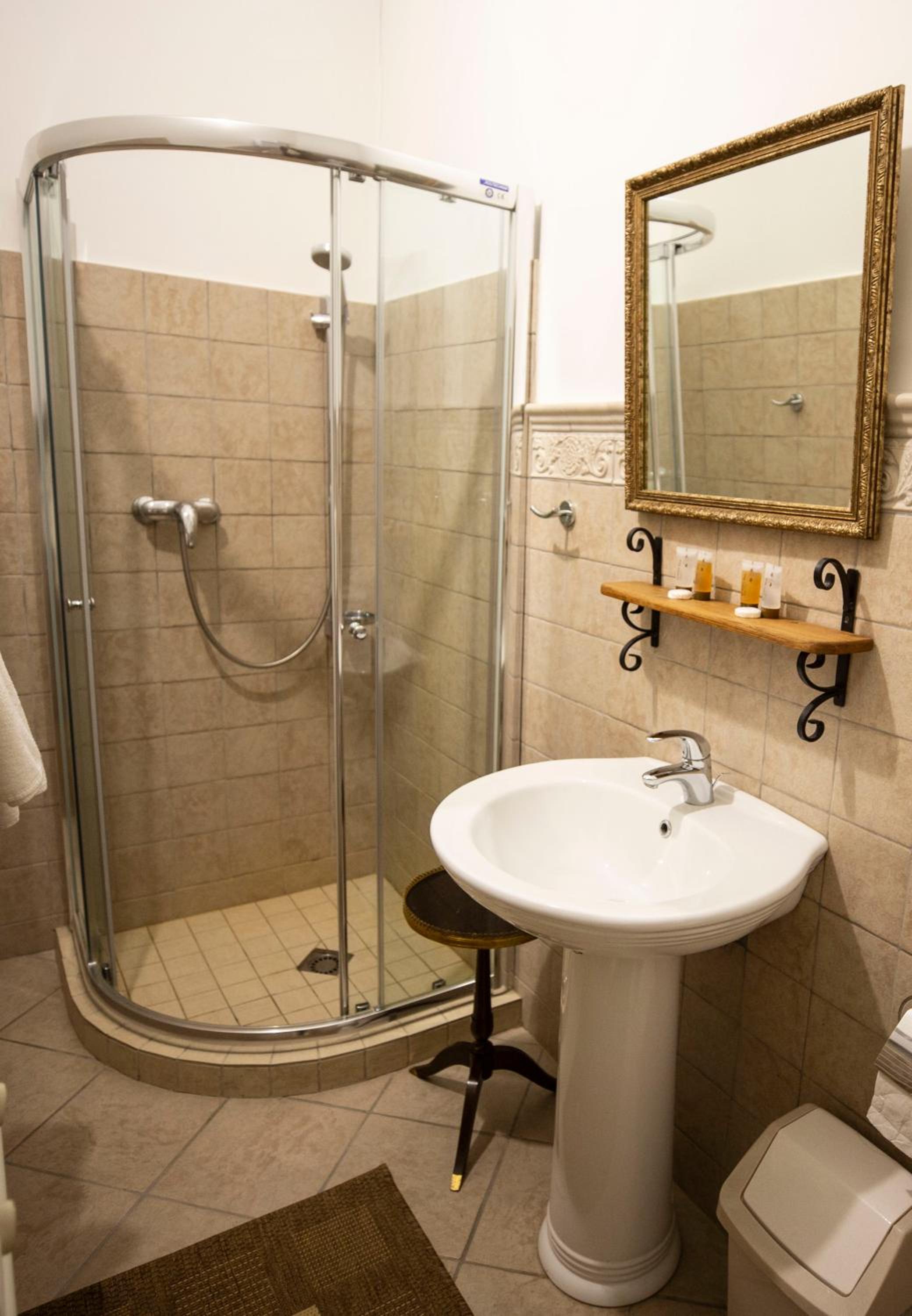 Double Room with Garden View - Photo 7
