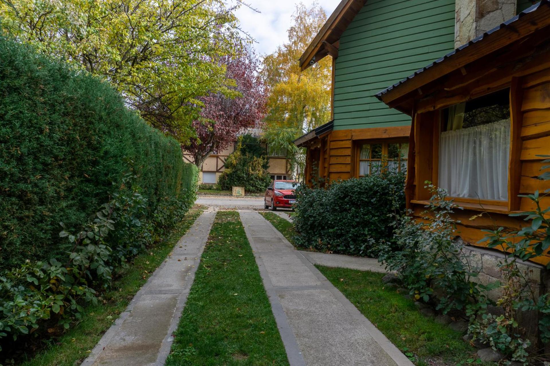 Superior Bungalow photo 1