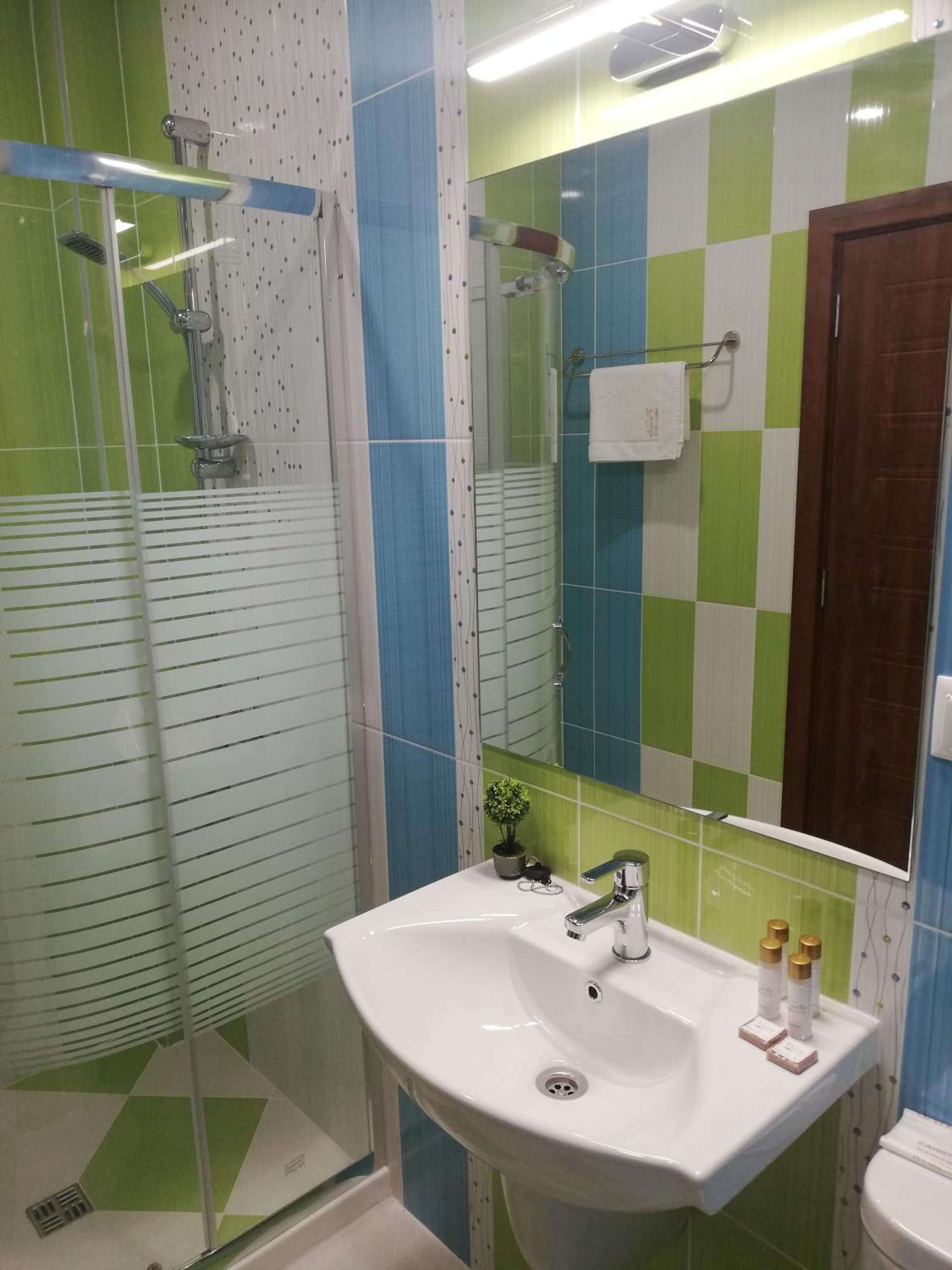 Deluxe Quadruple Room - Photo 2