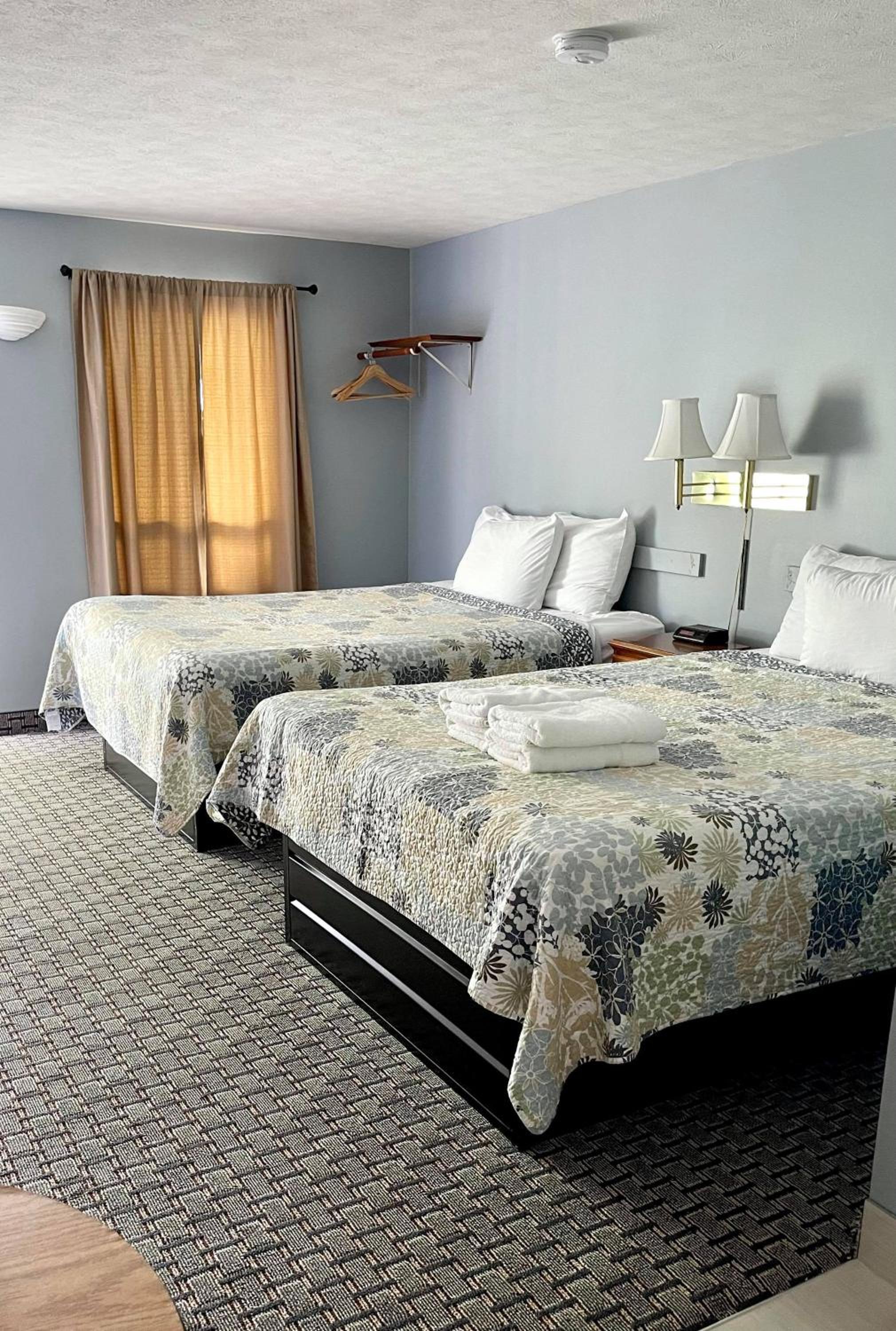Queen Room with two Queen Beds (Second Floor) photo 1