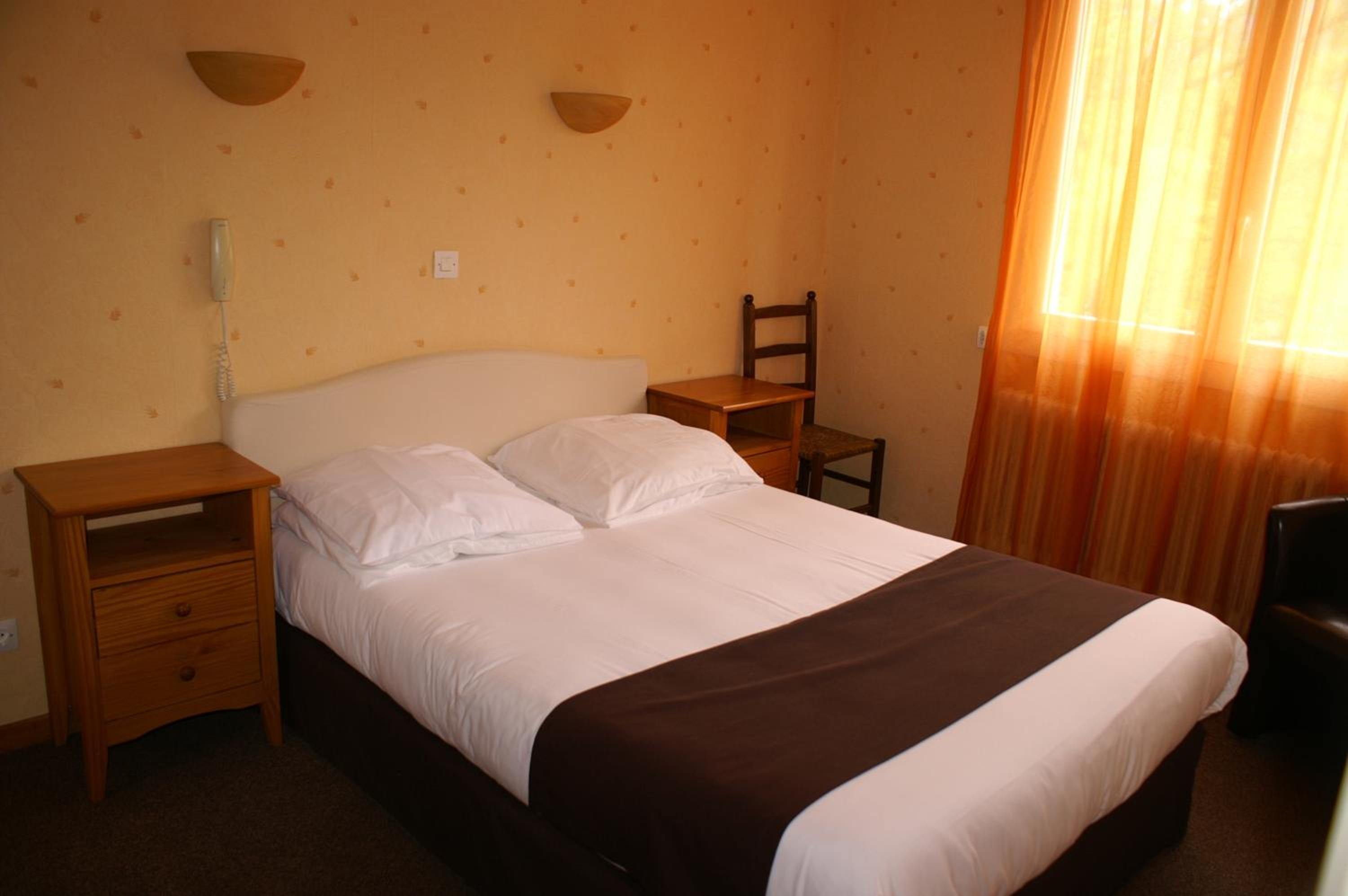 Double Room for Single Use