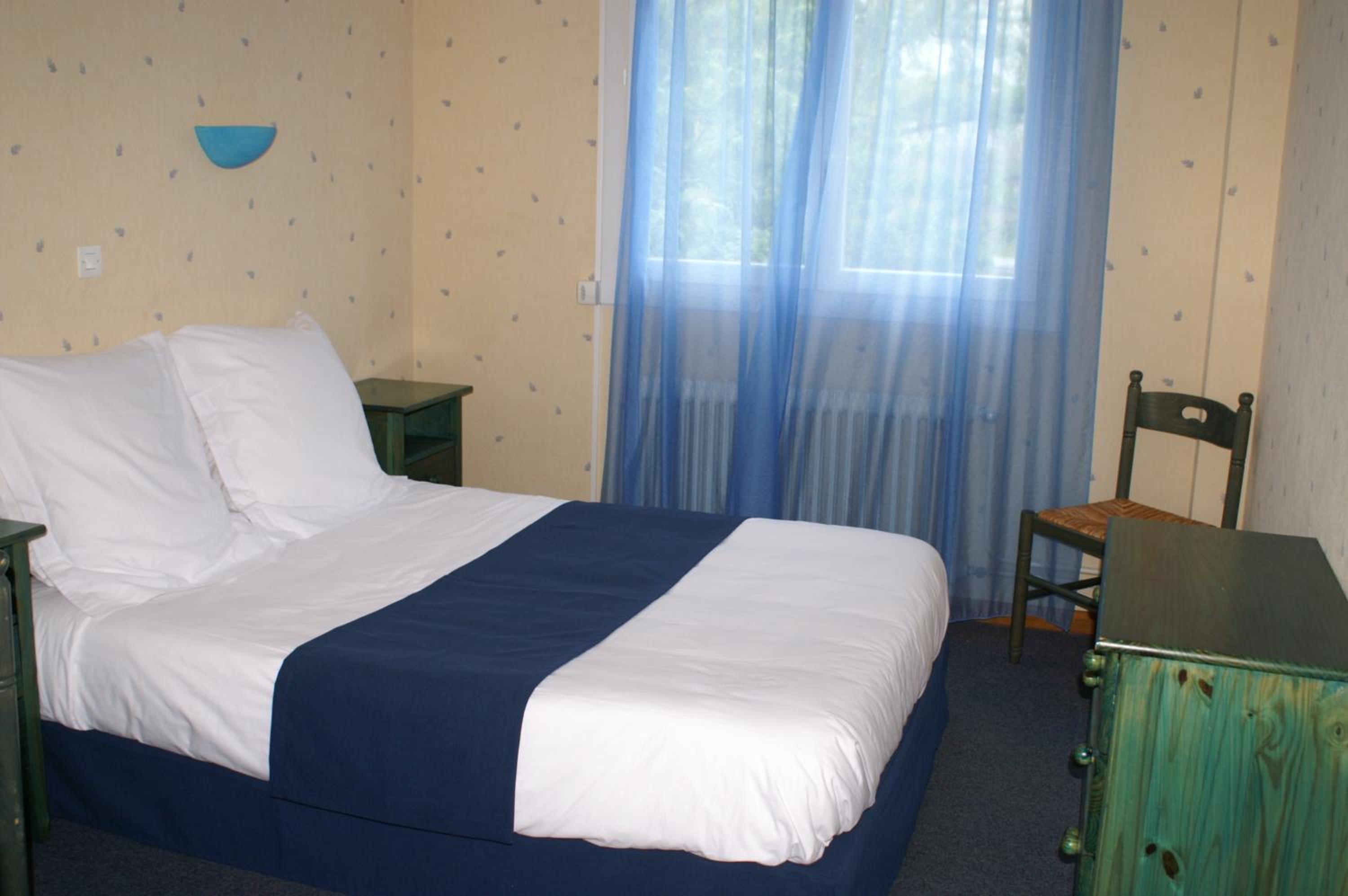 Double Room for Single Use