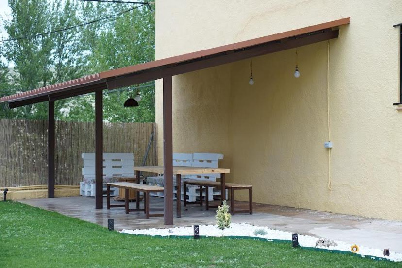 Three-Bedroom House photo 2