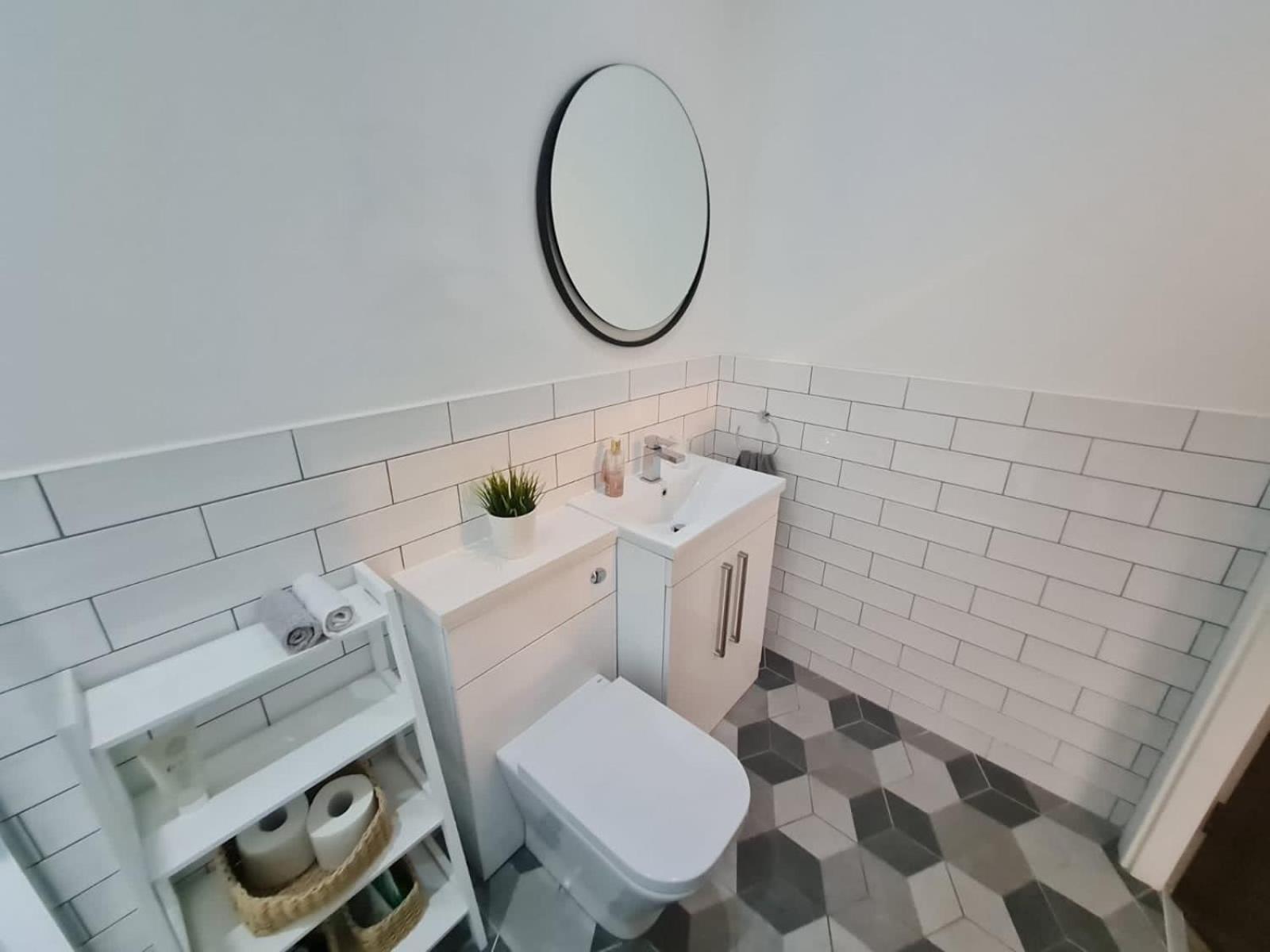 One-Bedroom Apartment photo 3
