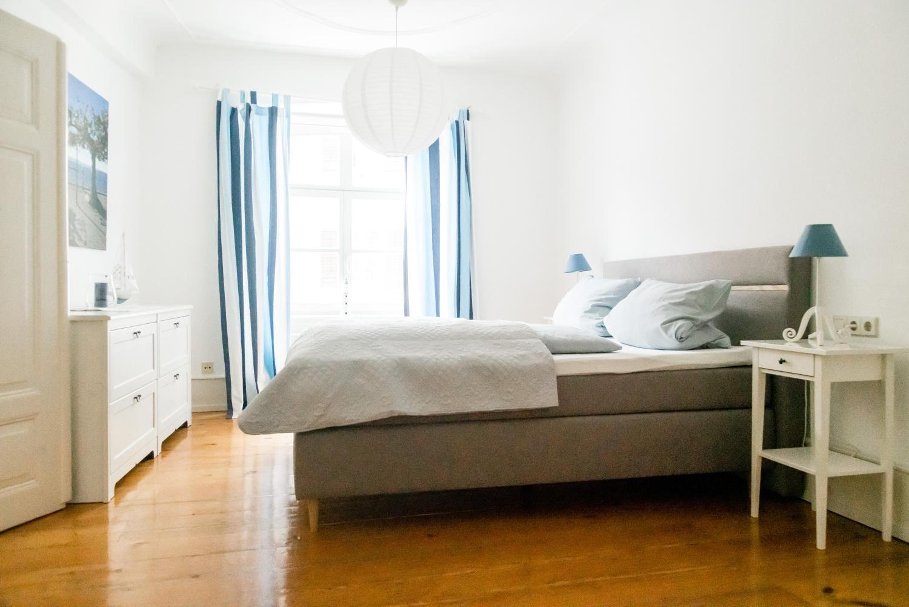 One-Bedroom Apartment photo 2
