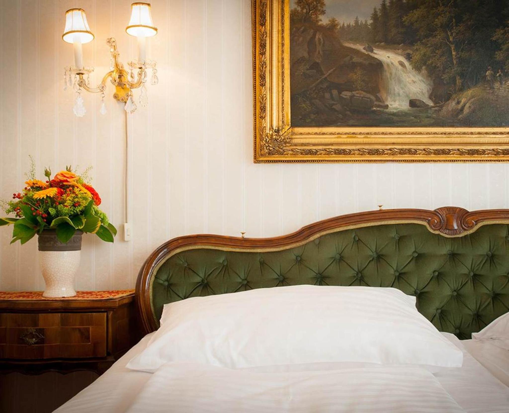 Superior Double Room thumbnail 6