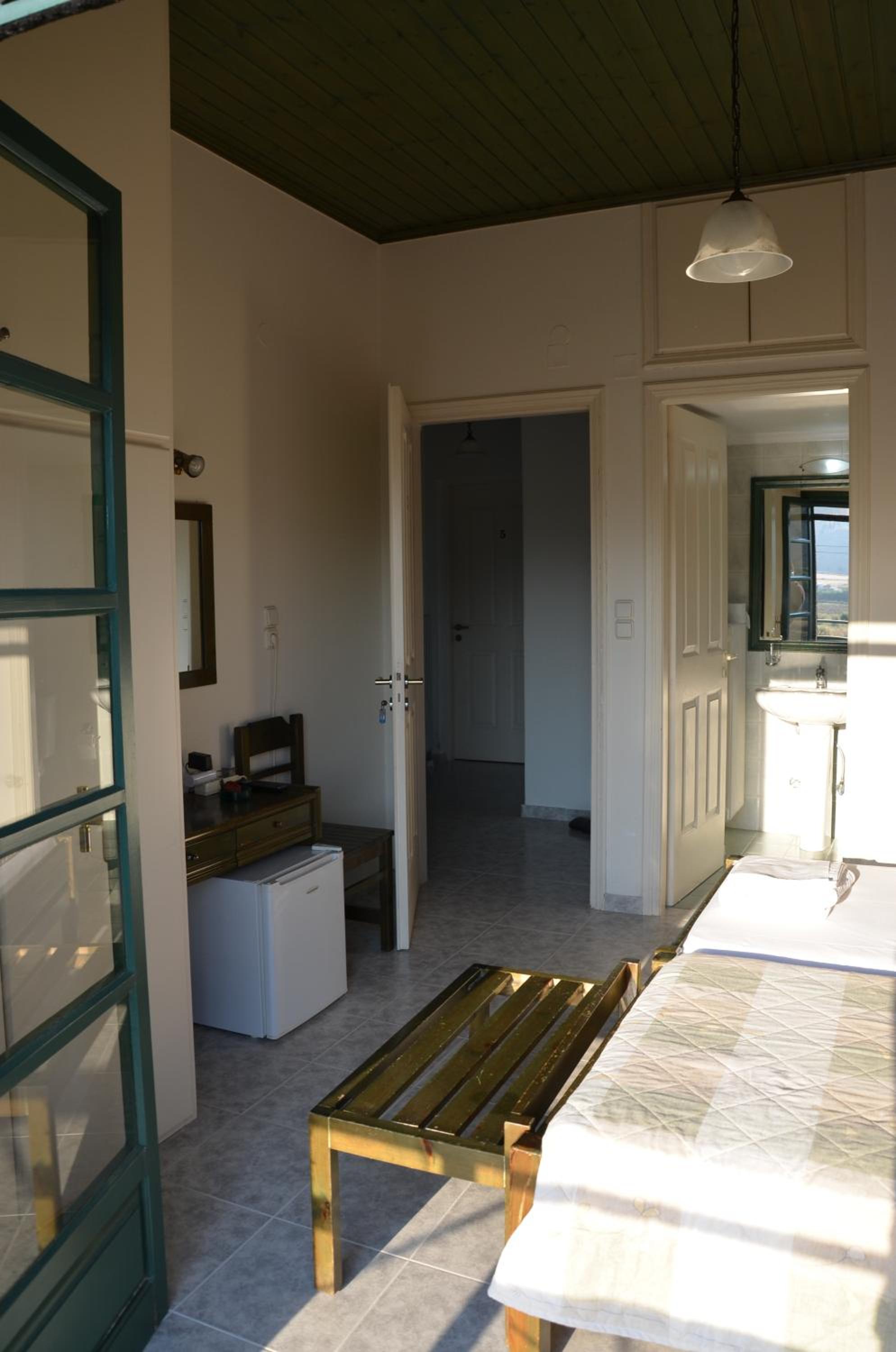  Twin Room with Balcony - Photo 6