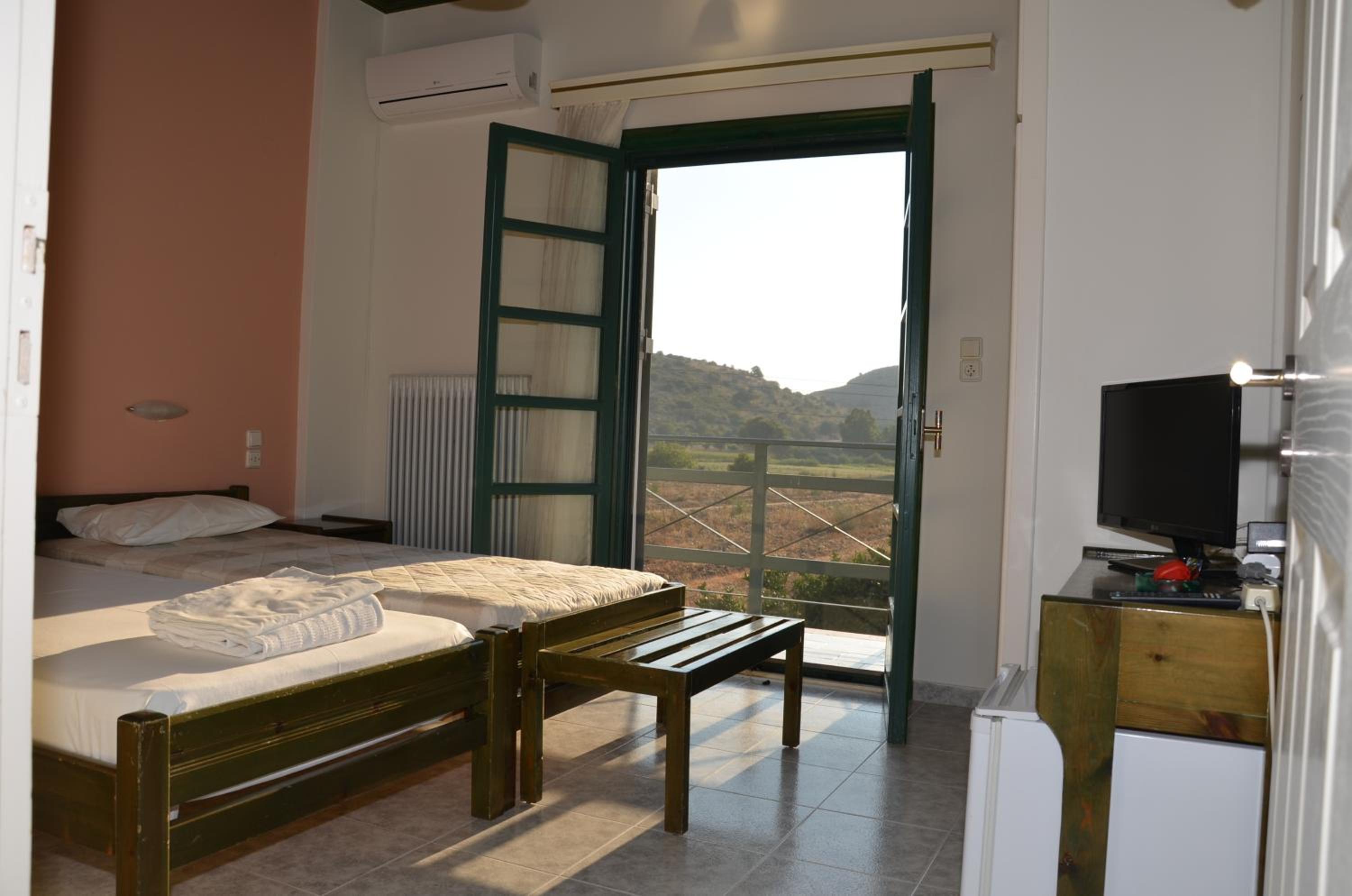  Twin Room with Balcony - Photo 3