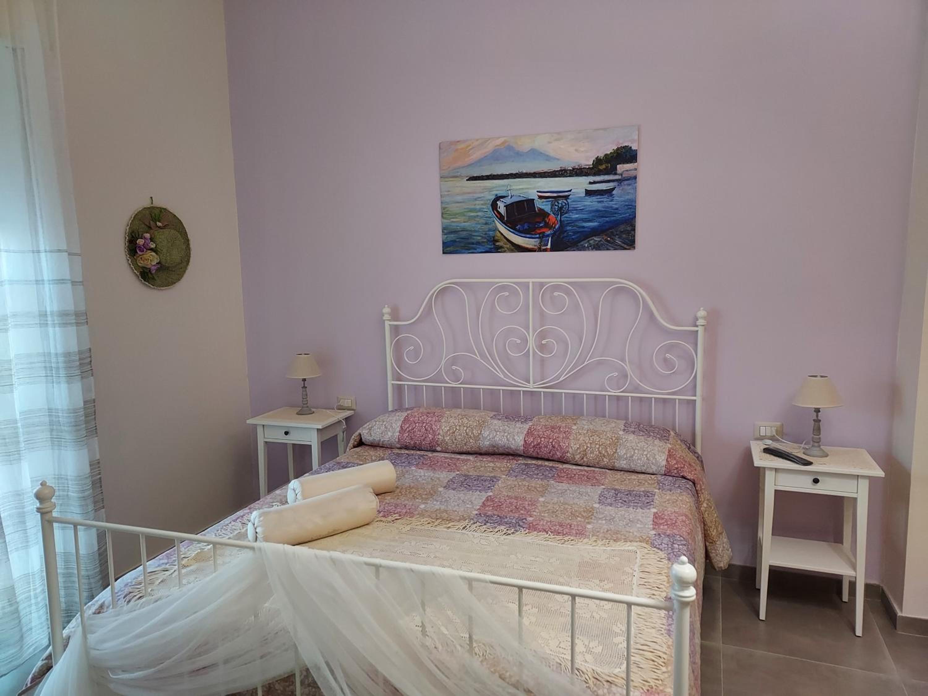 Quadruple Room with Private Bathroom - Photo 29
