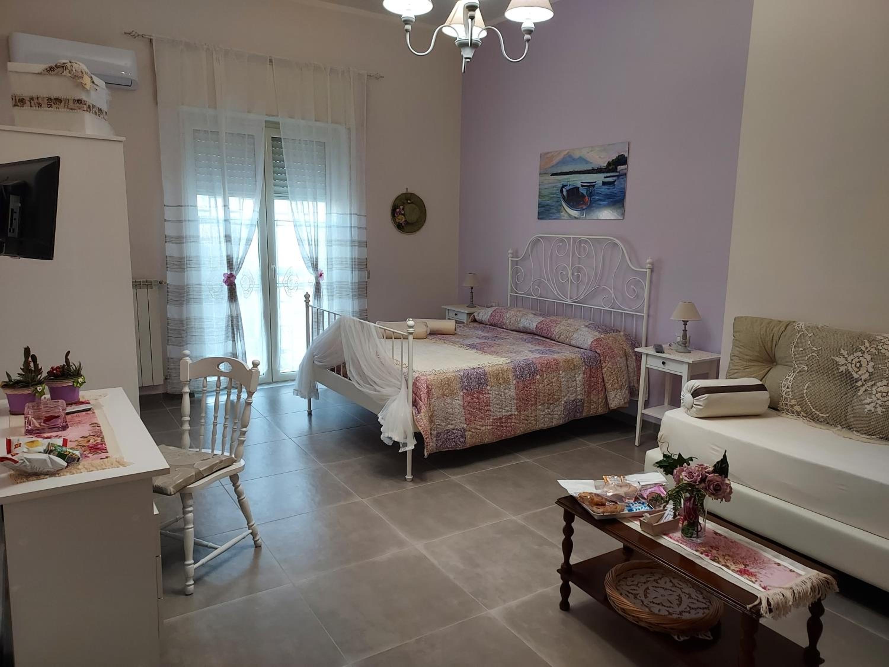 Quadruple Room with Private Bathroom - Photo 30