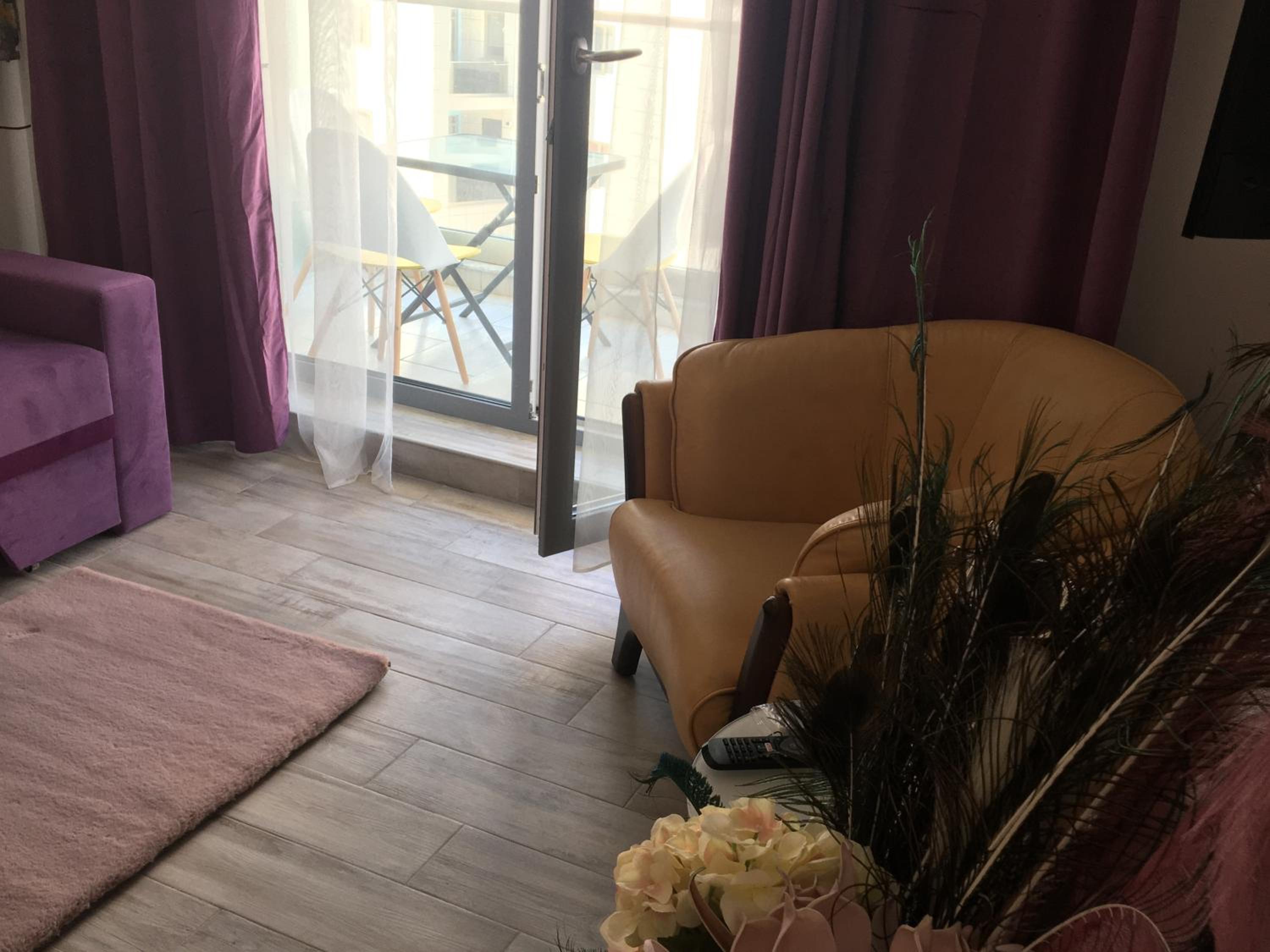 One-Bedroom Apartment photo 2