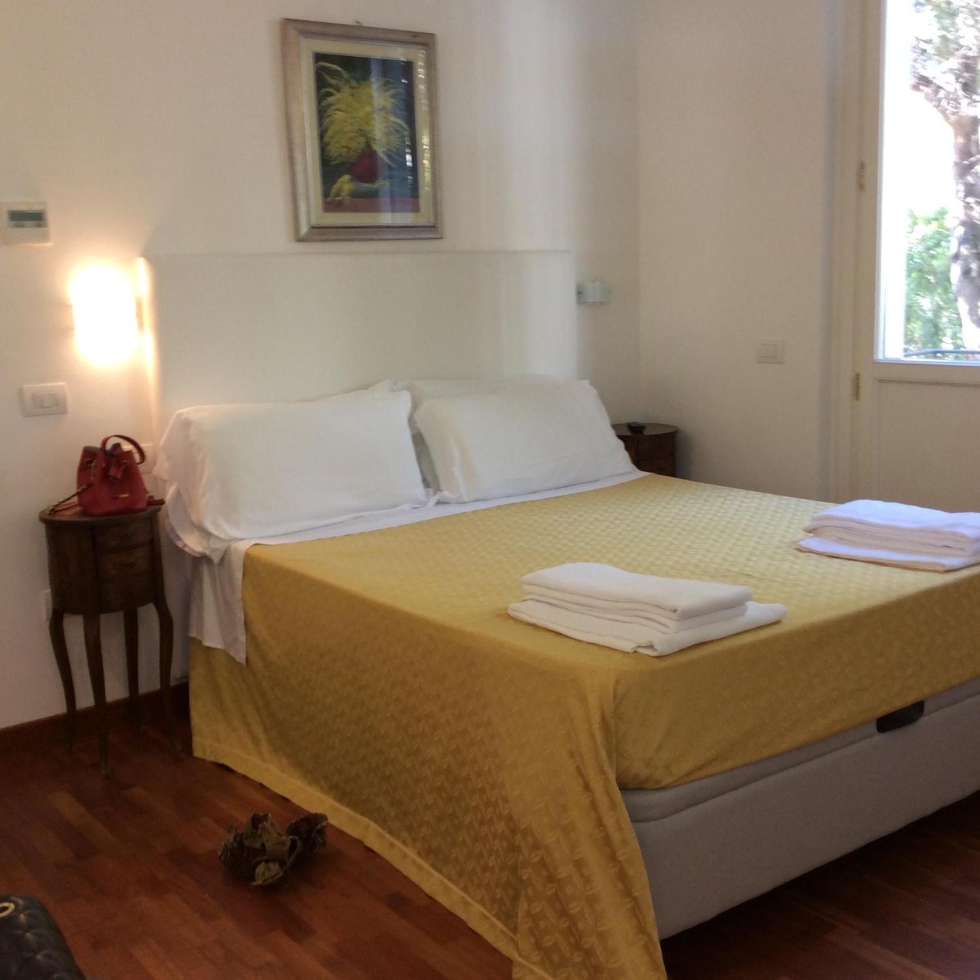 Superior One-Bedroom Apartment