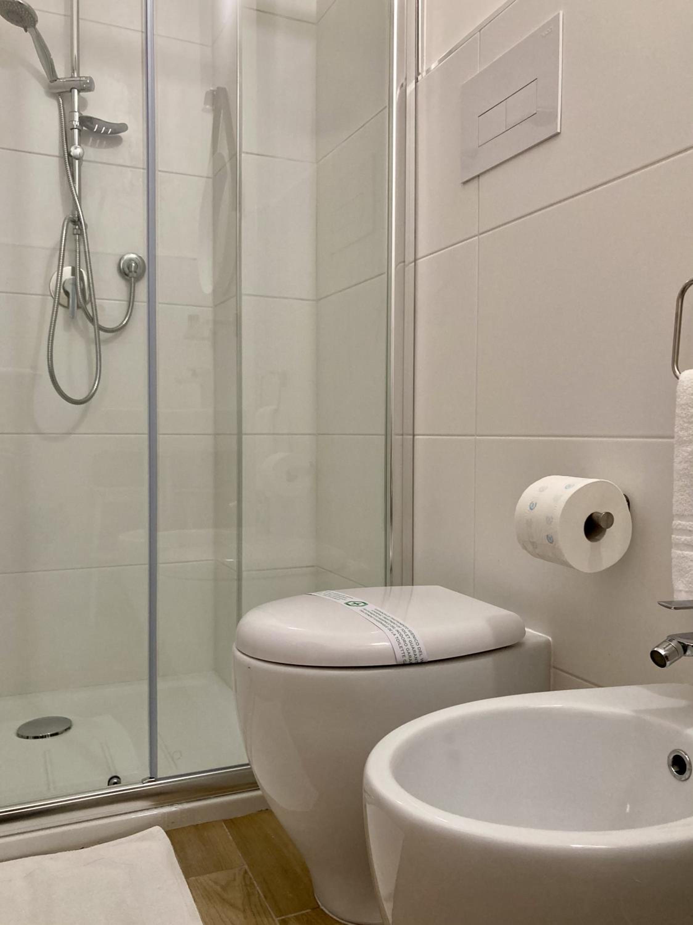 Deluxe Room - Photo 2