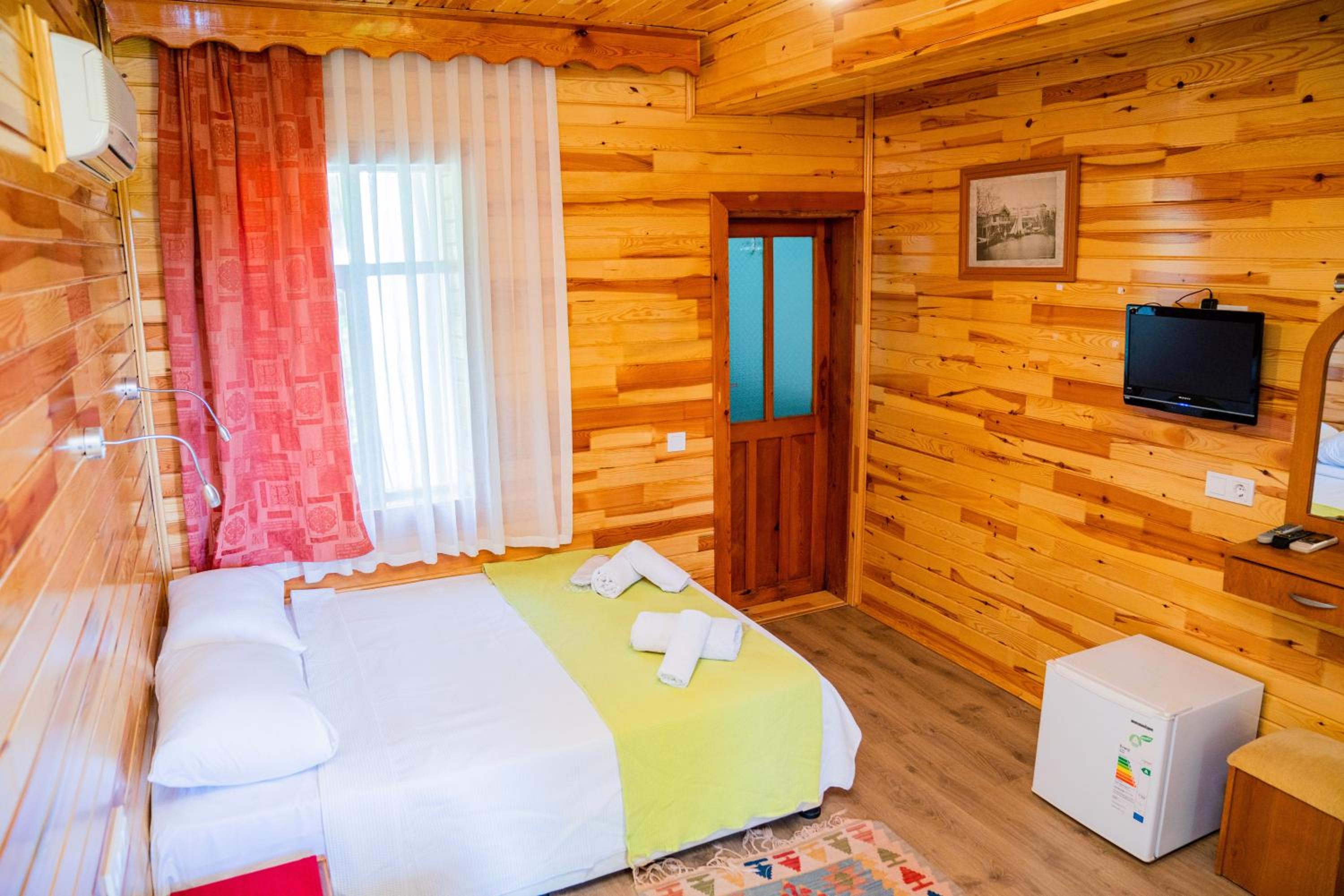 Standard Double or Twin Room - Photo 30