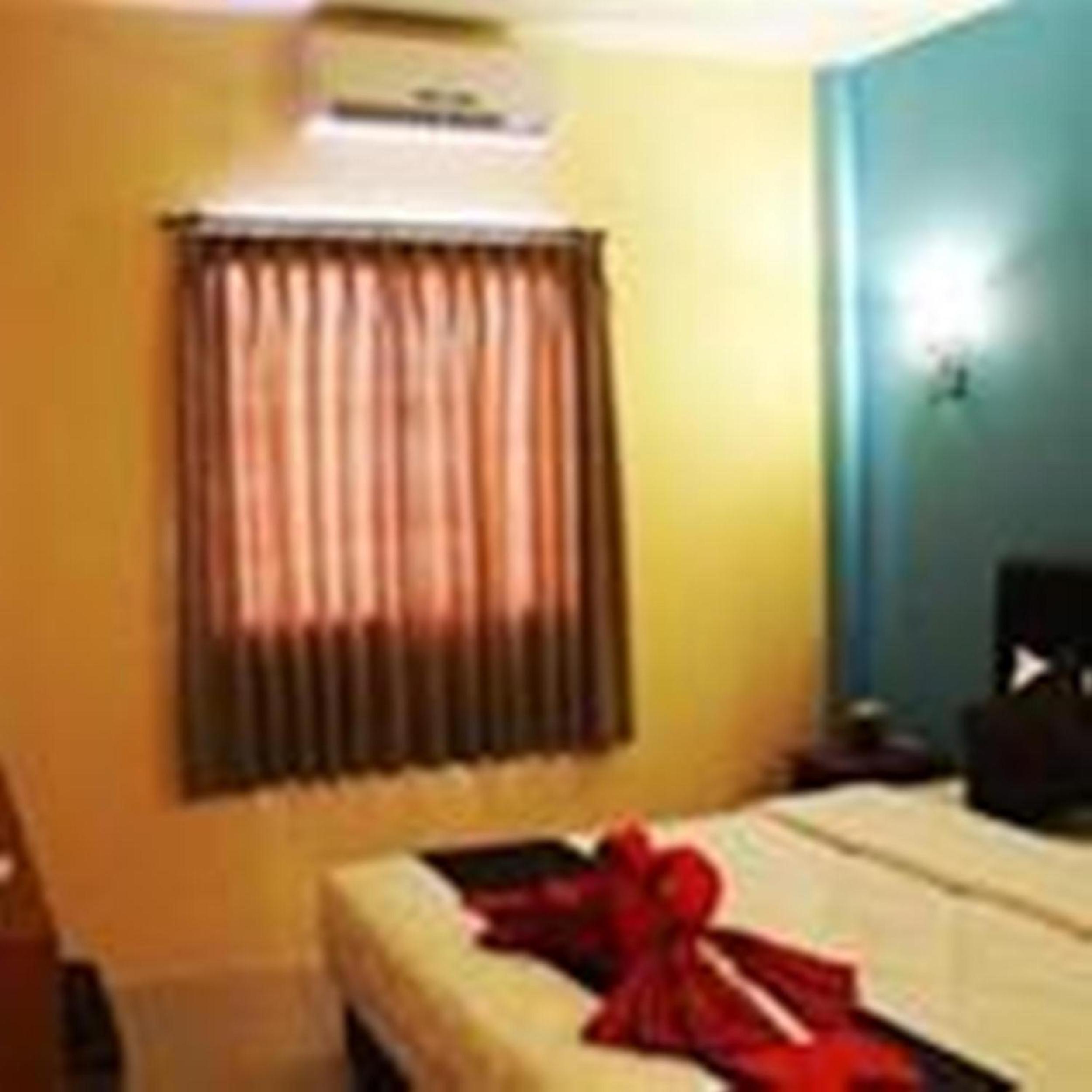 Standard Double or Twin Room - Photo 3