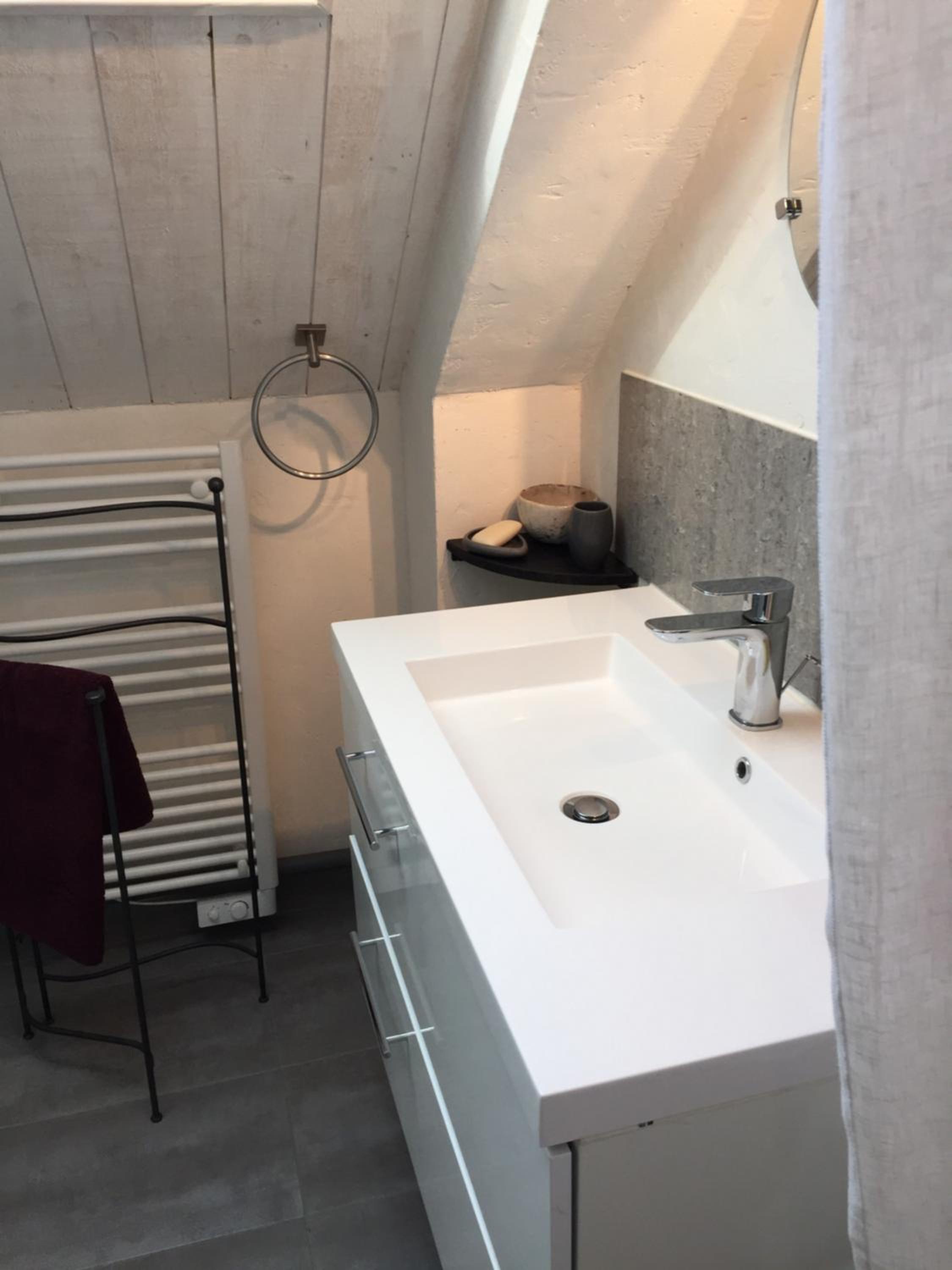 Double Room with Private External Bathroom - Photo 28