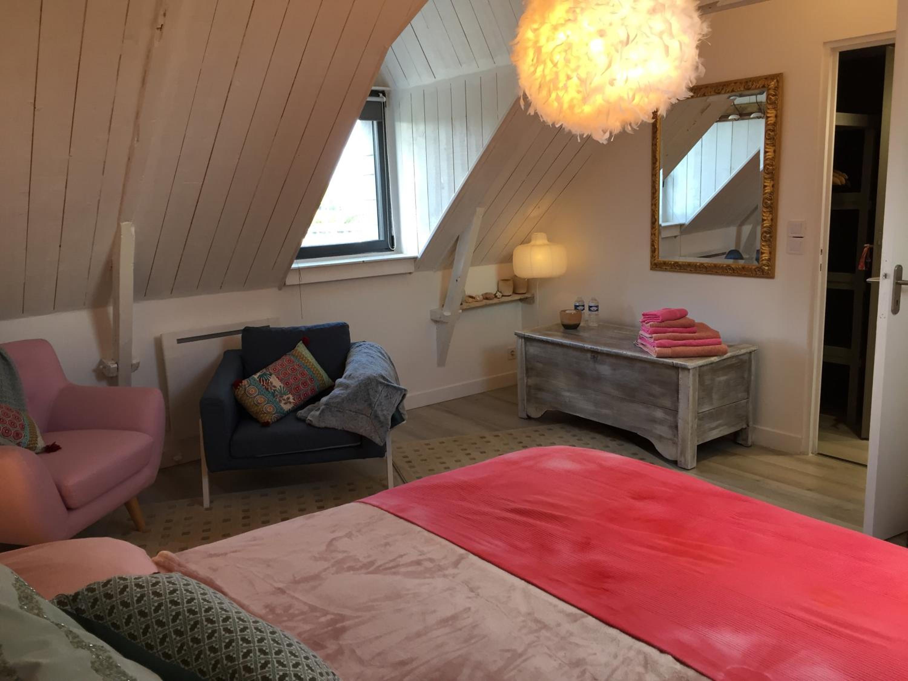 Double Room with Private External Bathroom - Photo 33