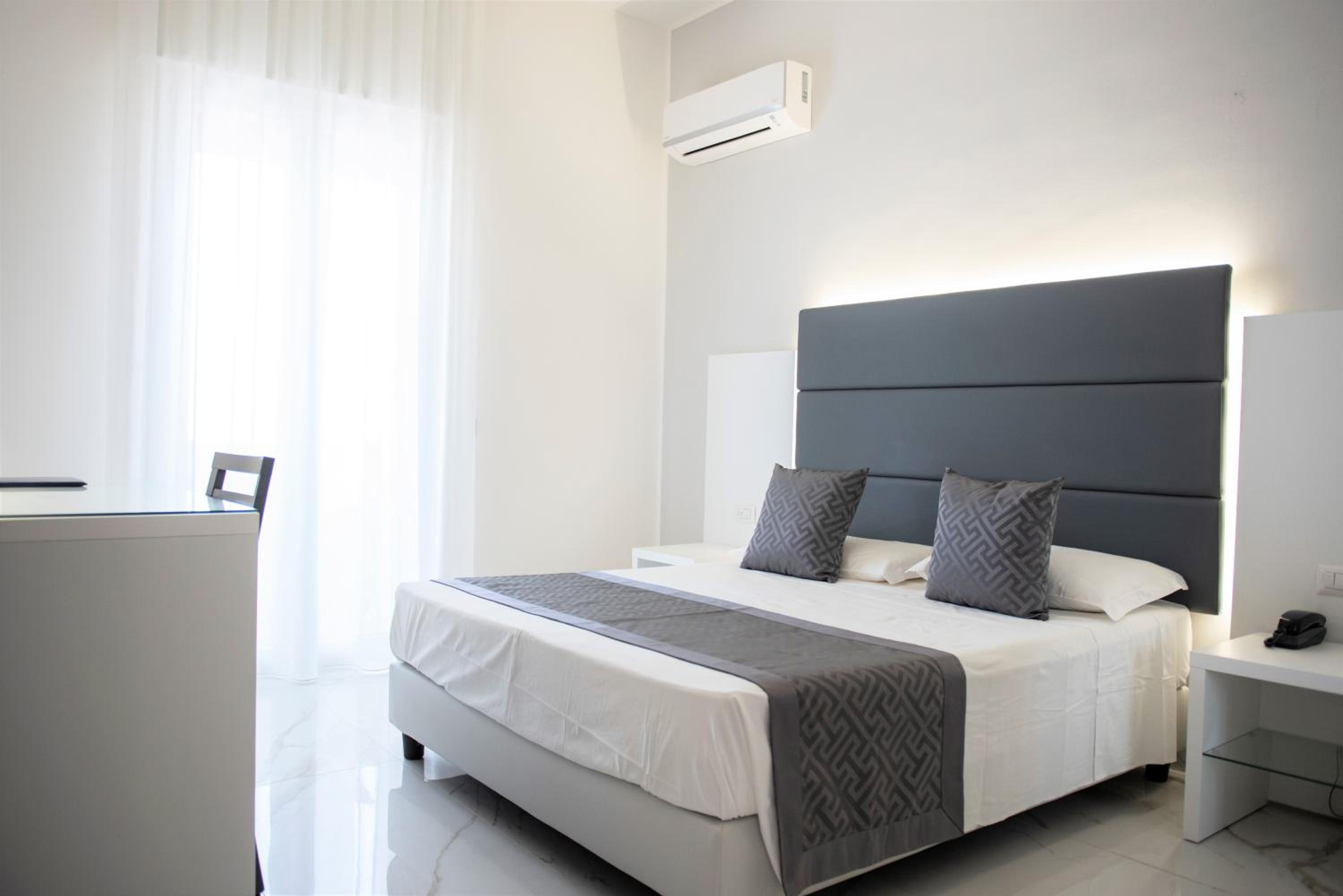 Double Room with Balcony photo 3