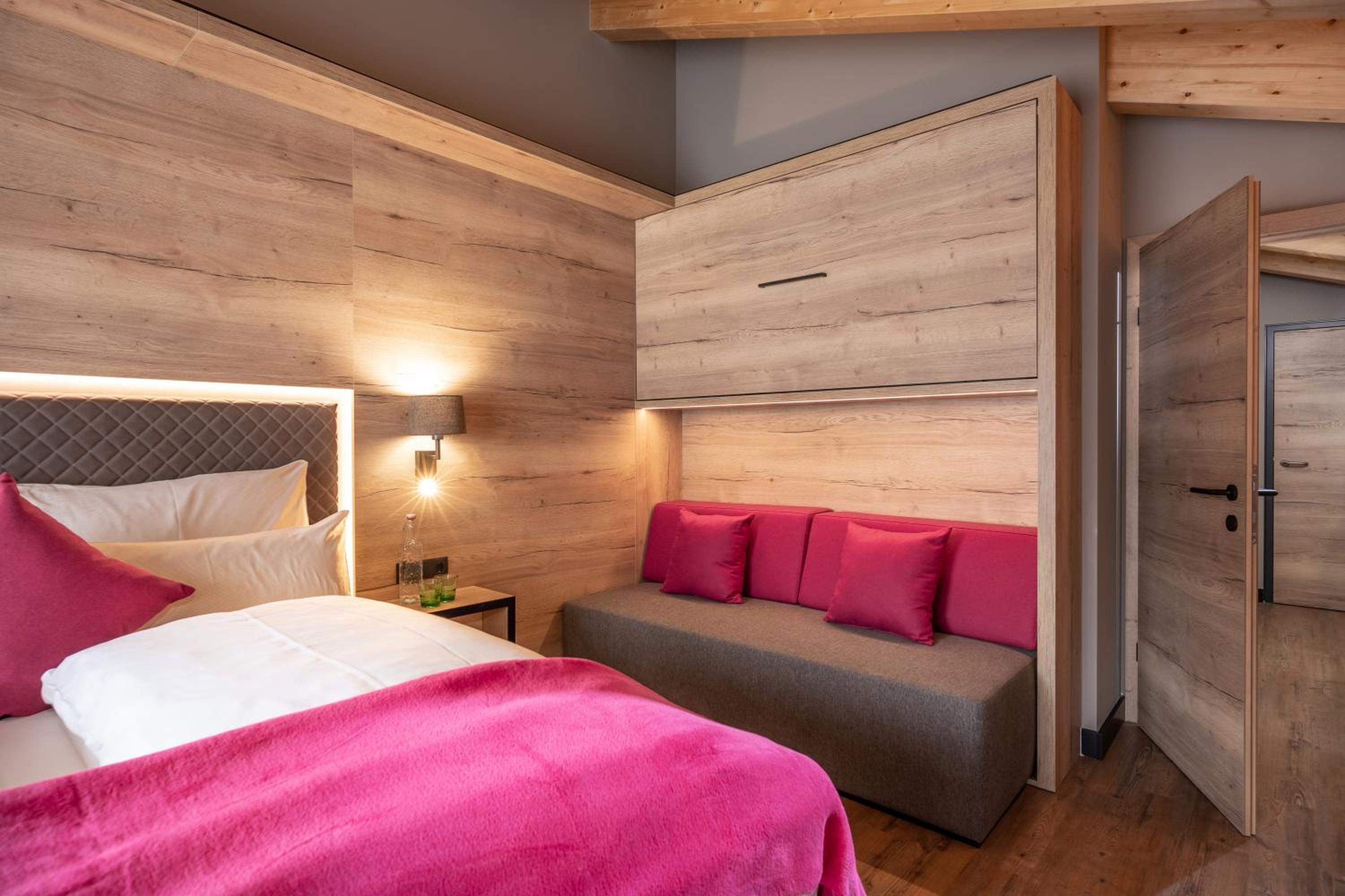 Deluxe Double Room- 4YOU - Photo 1