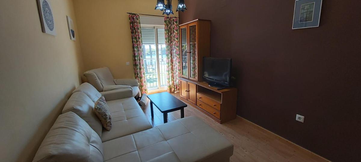 Three-Bedroom Apartment photo 2
