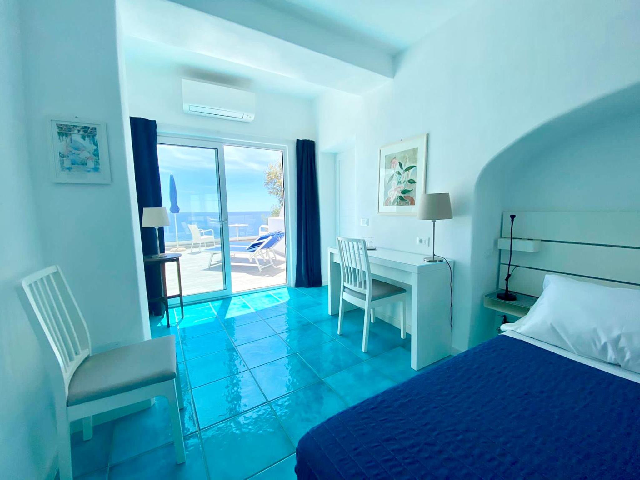 Junior Suite with Terrace and Sea View - Photo 7