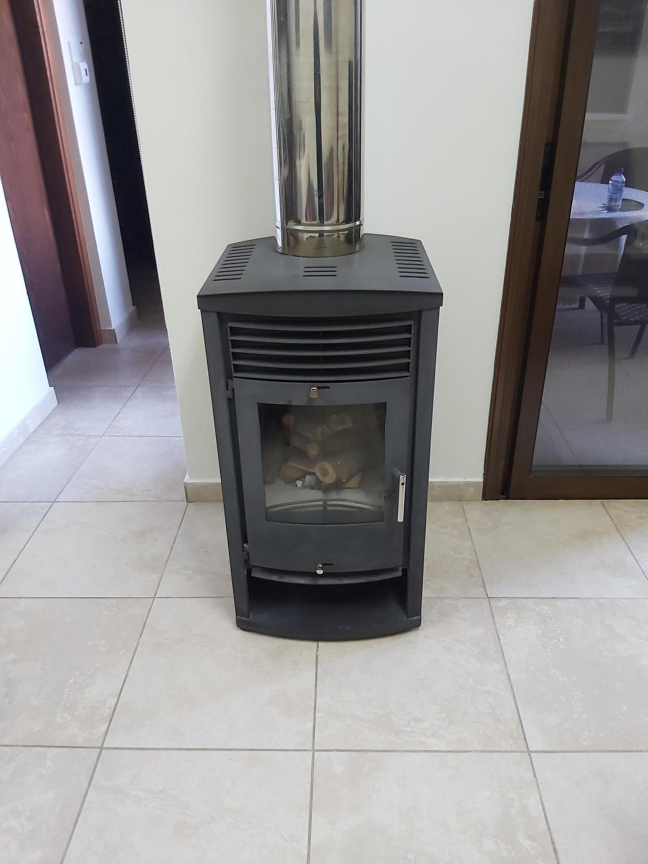 Two-Bedroom Apartment with Mountain View - Photo 24